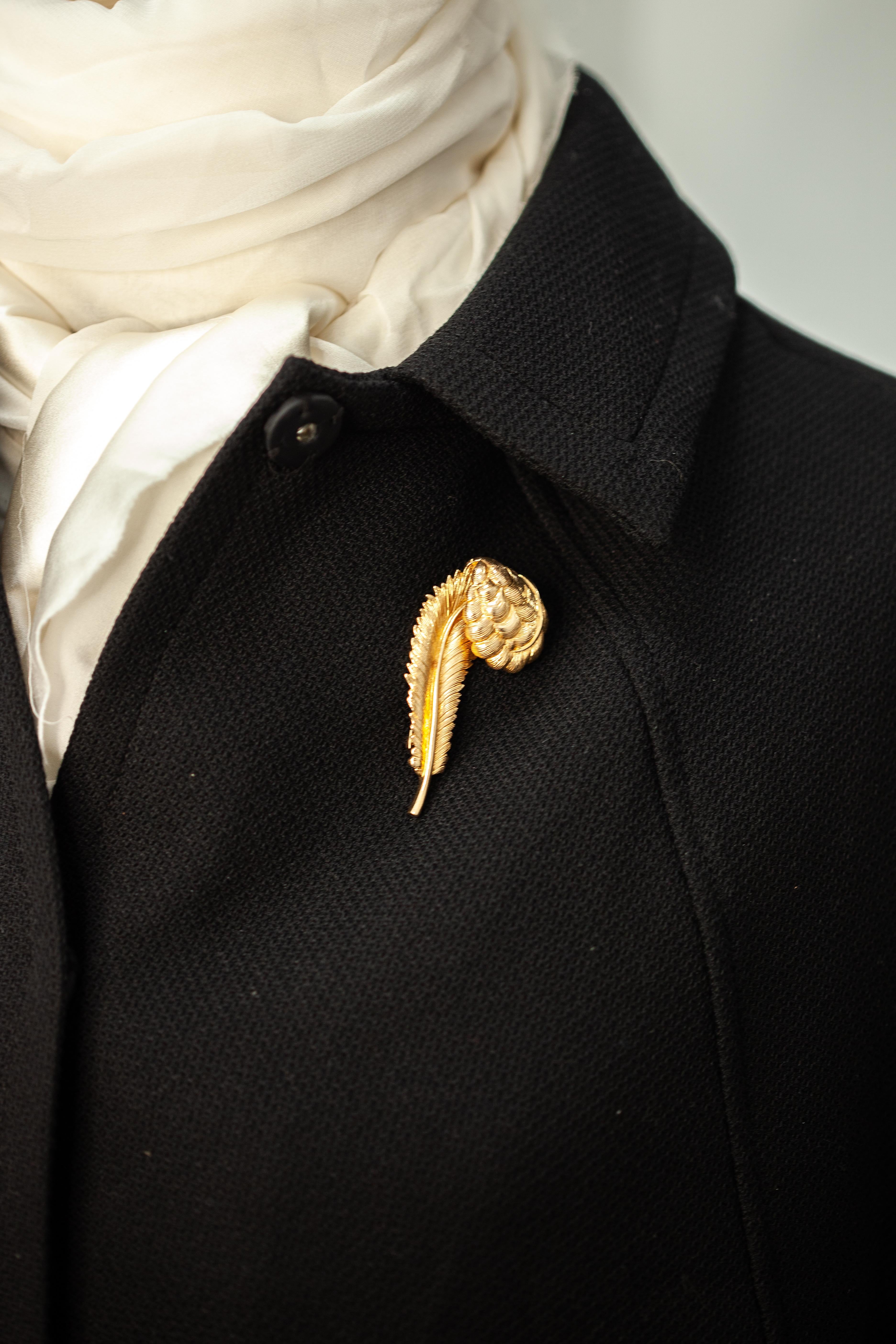 Women's or Men's Tiffany & Co Preformed Parts 14K Yellow Gold Feather Fur Clip Brooch c. 1940s For Sale