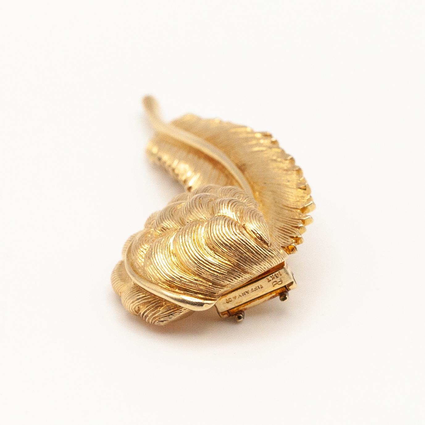 Tiffany & Co Preformed Parts 14K Yellow Gold Feather Fur Clip Brooch c. 1940s For Sale 4