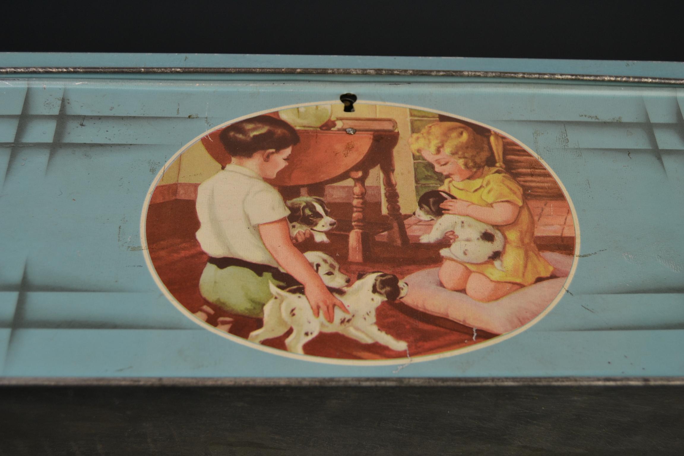 1940s Tin with Dogs and Children, Belgium For Sale 5