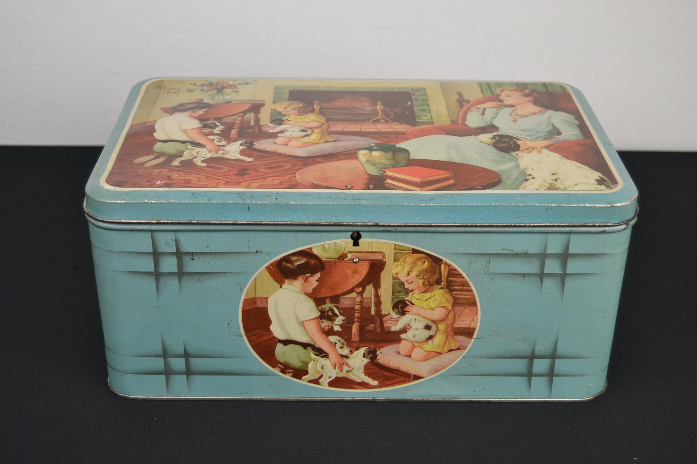 20th Century 1940s Tin with Dogs and Children, Belgium For Sale