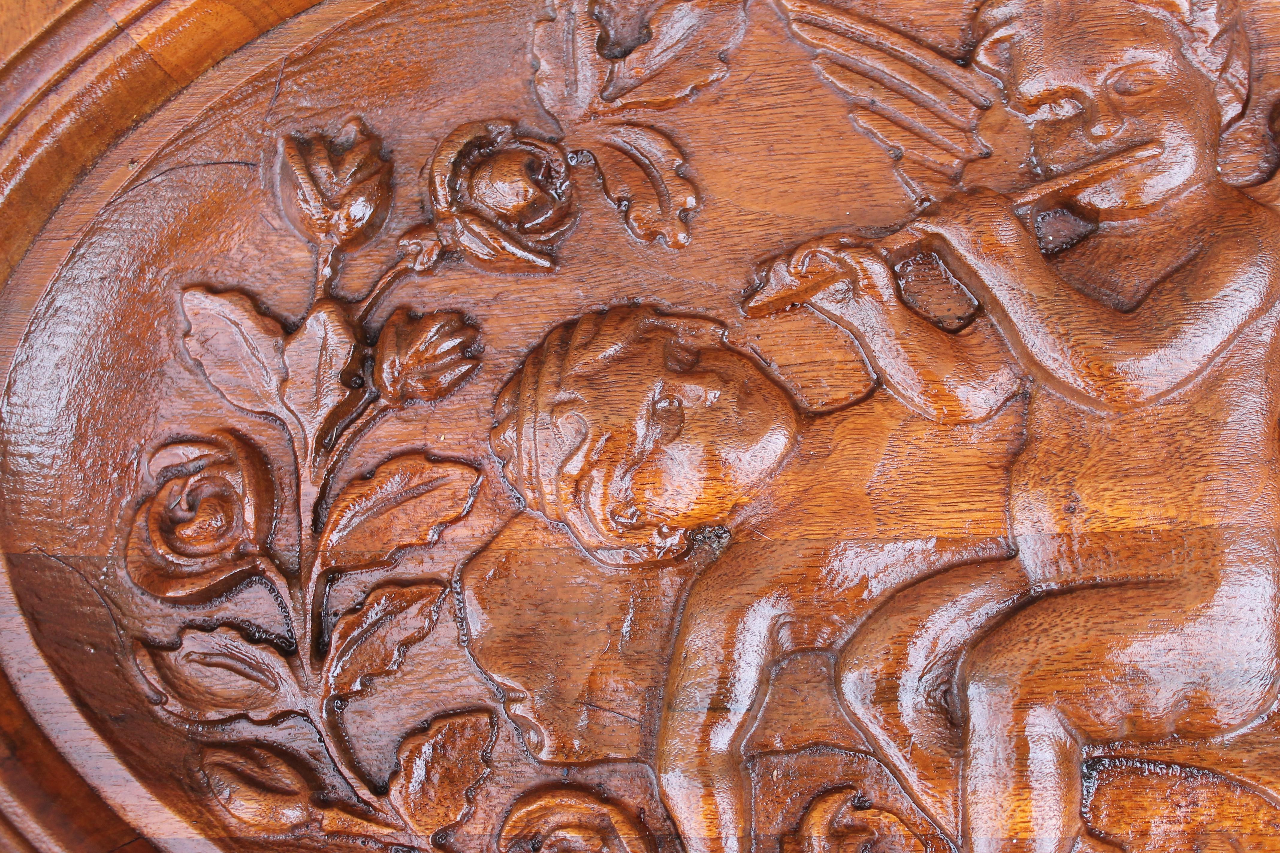 1940's Traditional style Carved Cherub Wood Tray Table For Sale 8
