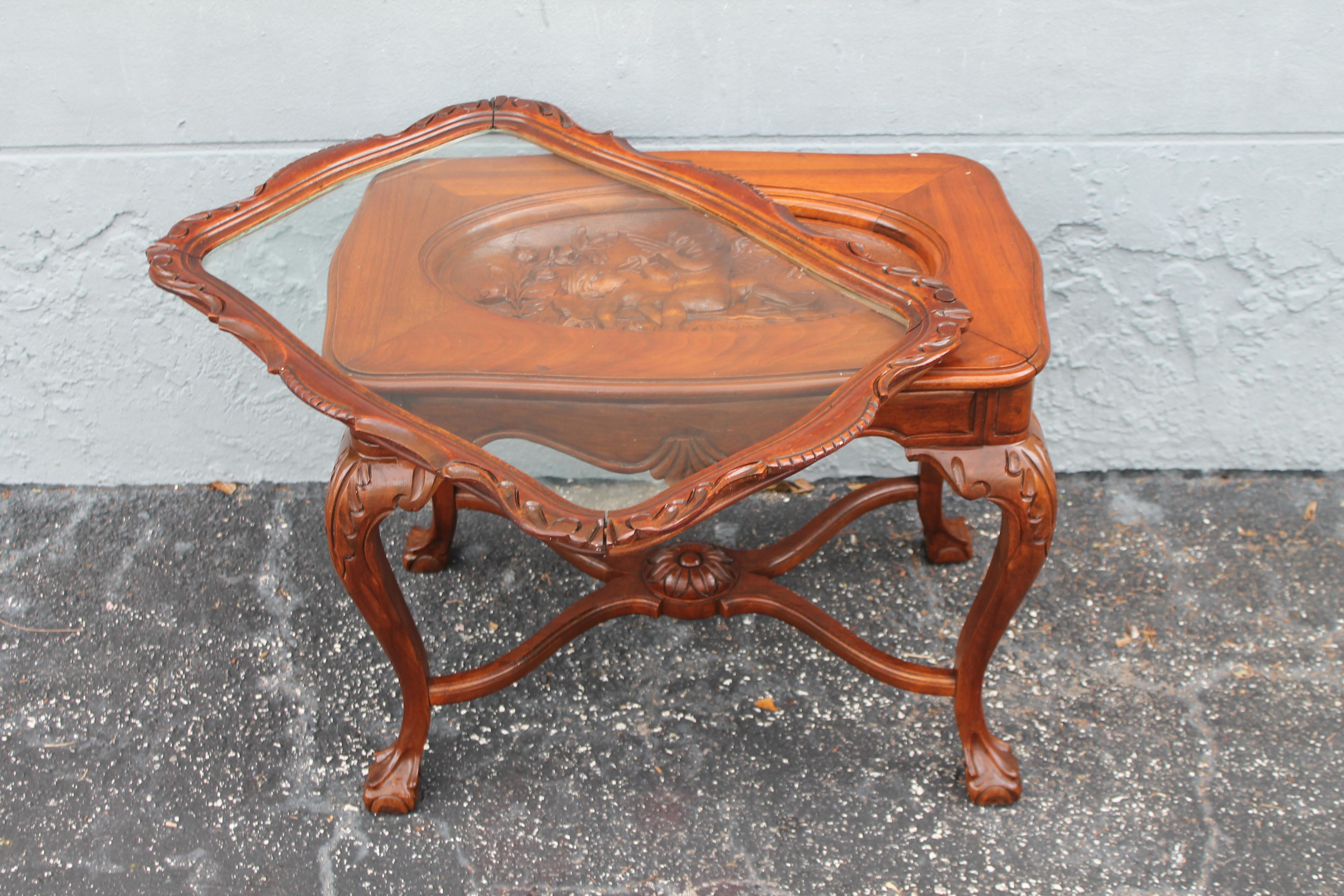 1940's Traditionelle Stil geschnitzt Cherub Holz Tablett Tisch im Angebot 3