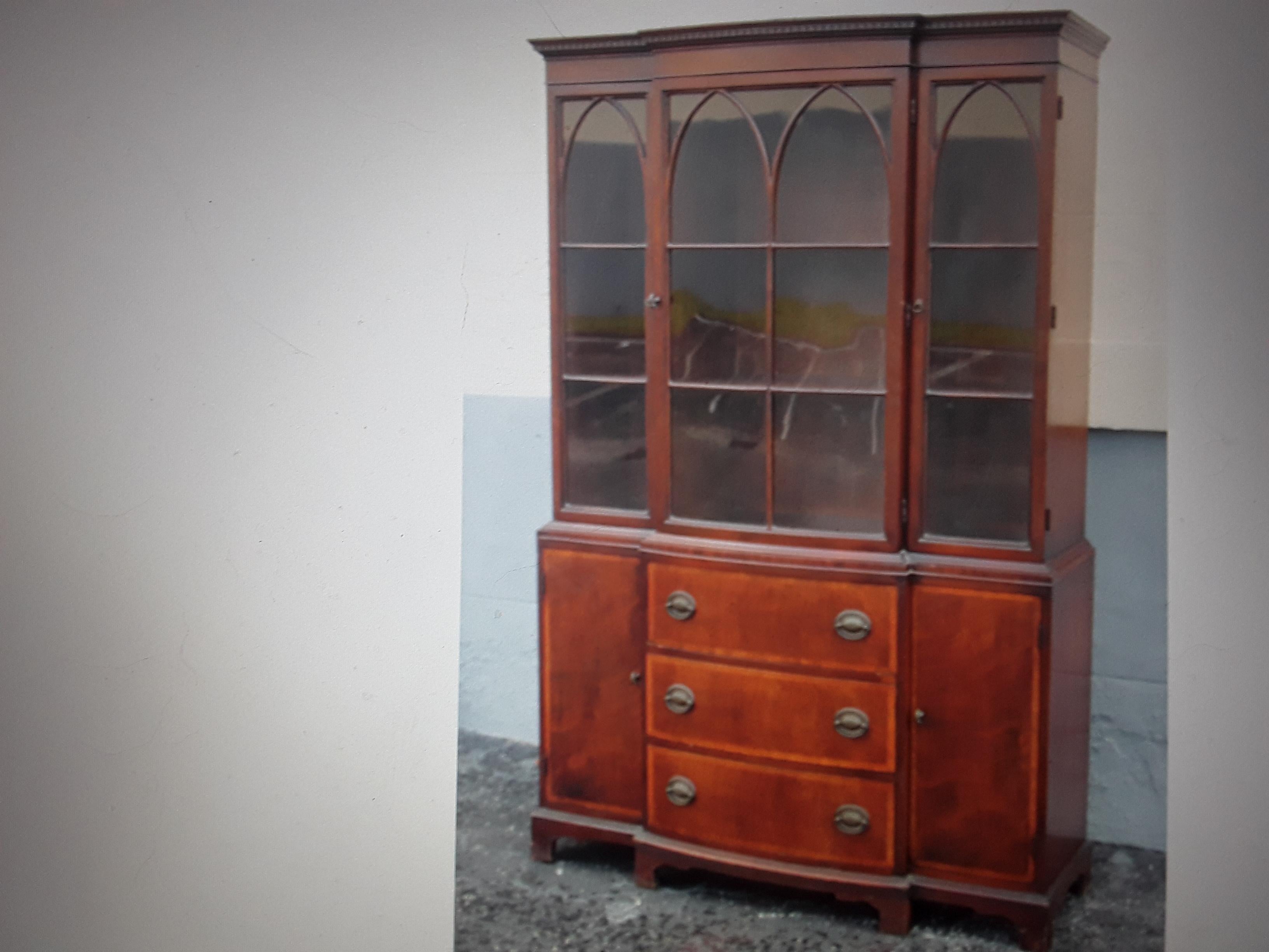 1940's Traditional style Tall Mahogany China/ Display Cabinet For Sale 1