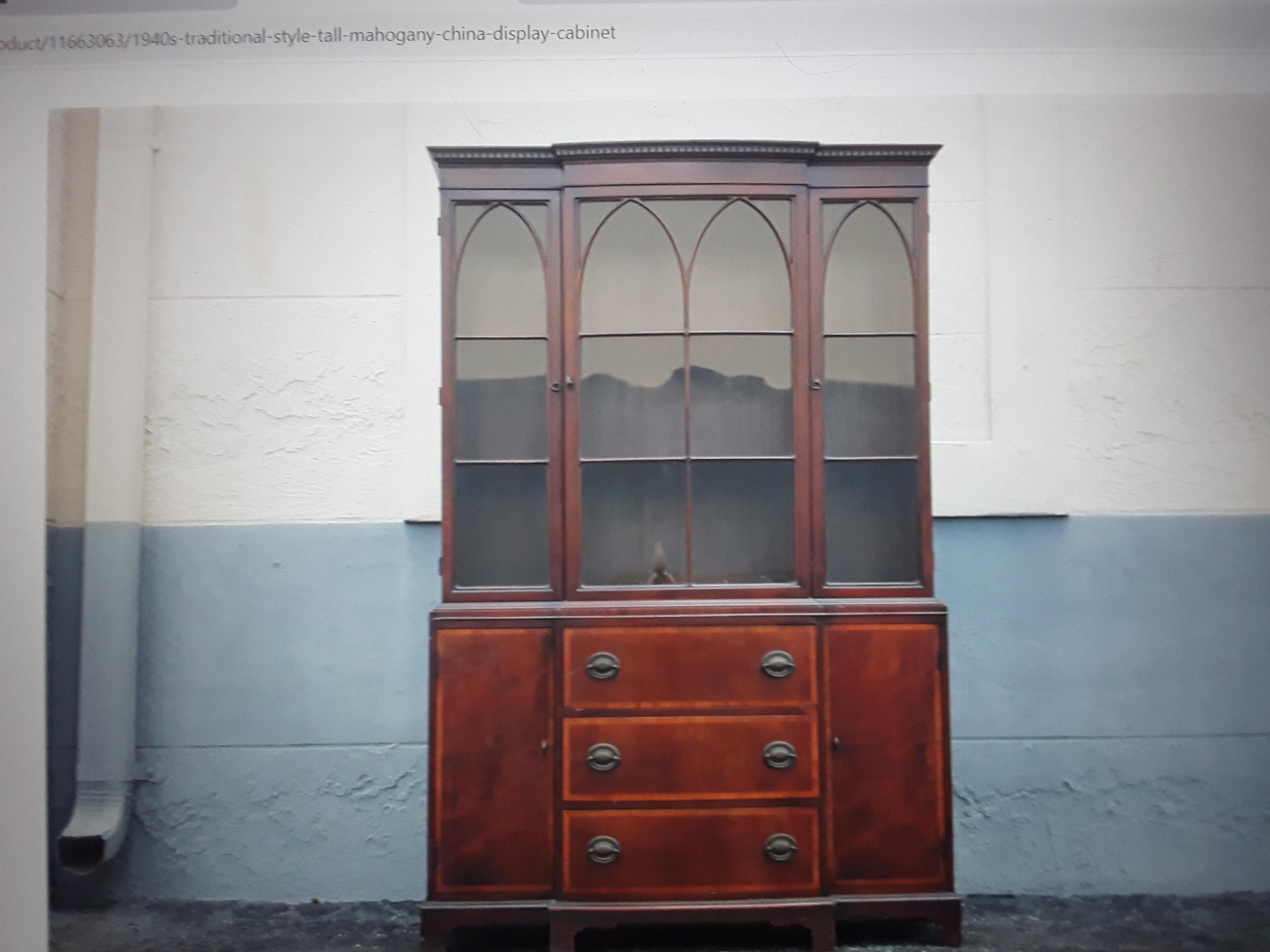 1940's Traditional style Tall Mahogany China/ Display Cabinet In Good Condition For Sale In Opa Locka, FL