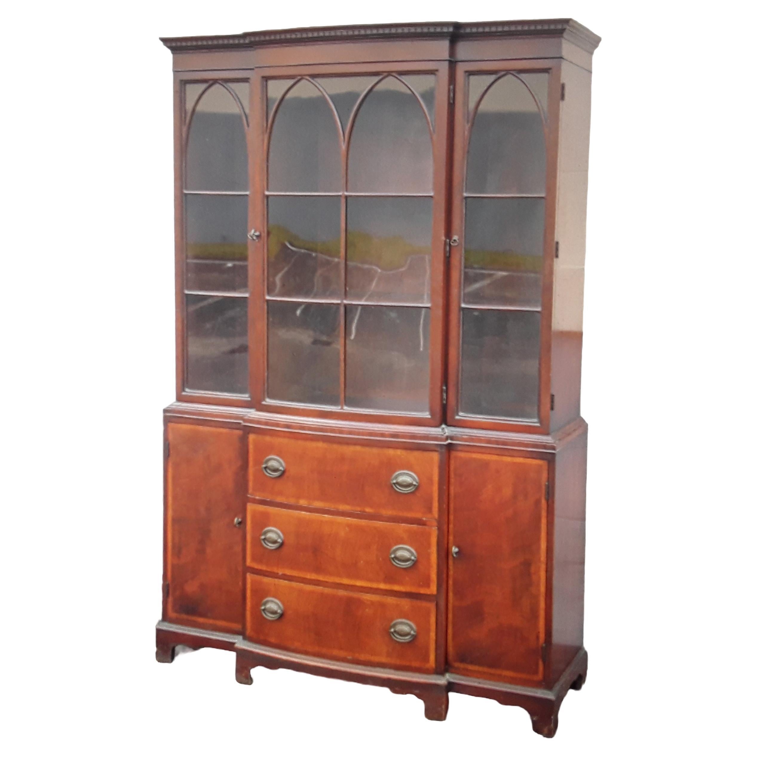 1940's Traditional style Tall Mahogany China/ Display Cabinet For Sale