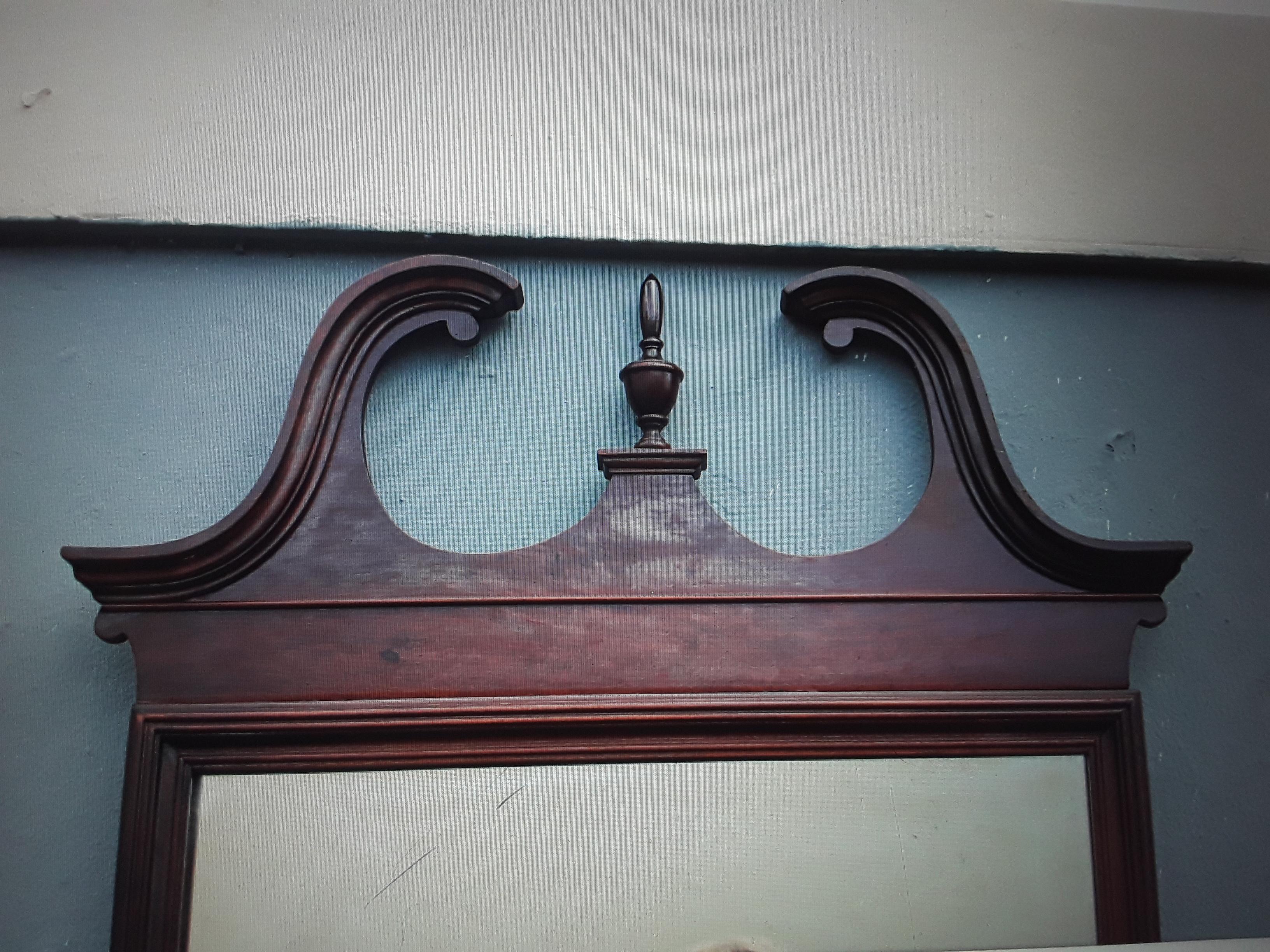 1940's Traditional Style Wall Mirror In Good Condition For Sale In Opa Locka, FL