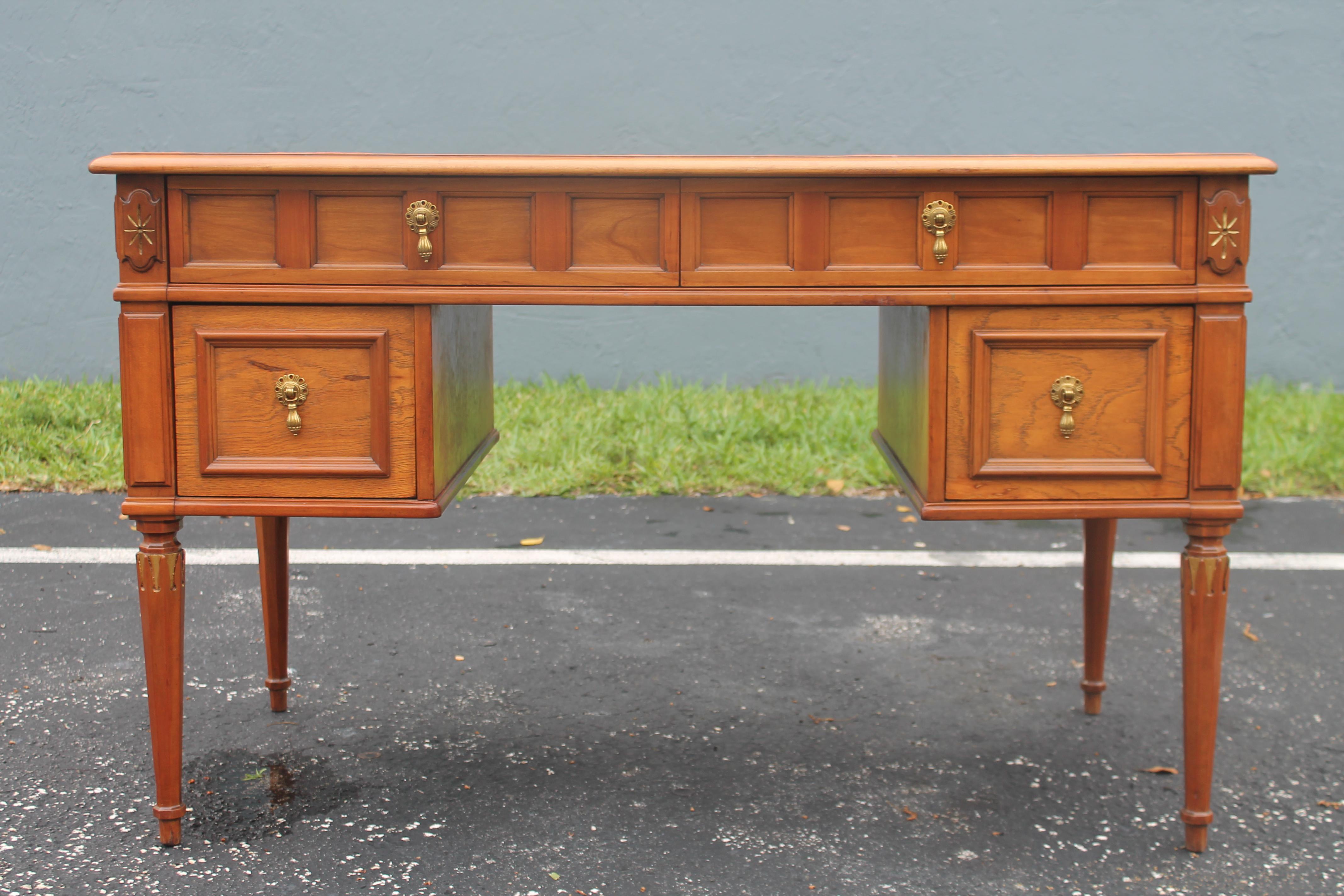 1940s Traditional style Writing Desk w/ Hermes Orange Leather Top For Sale 9