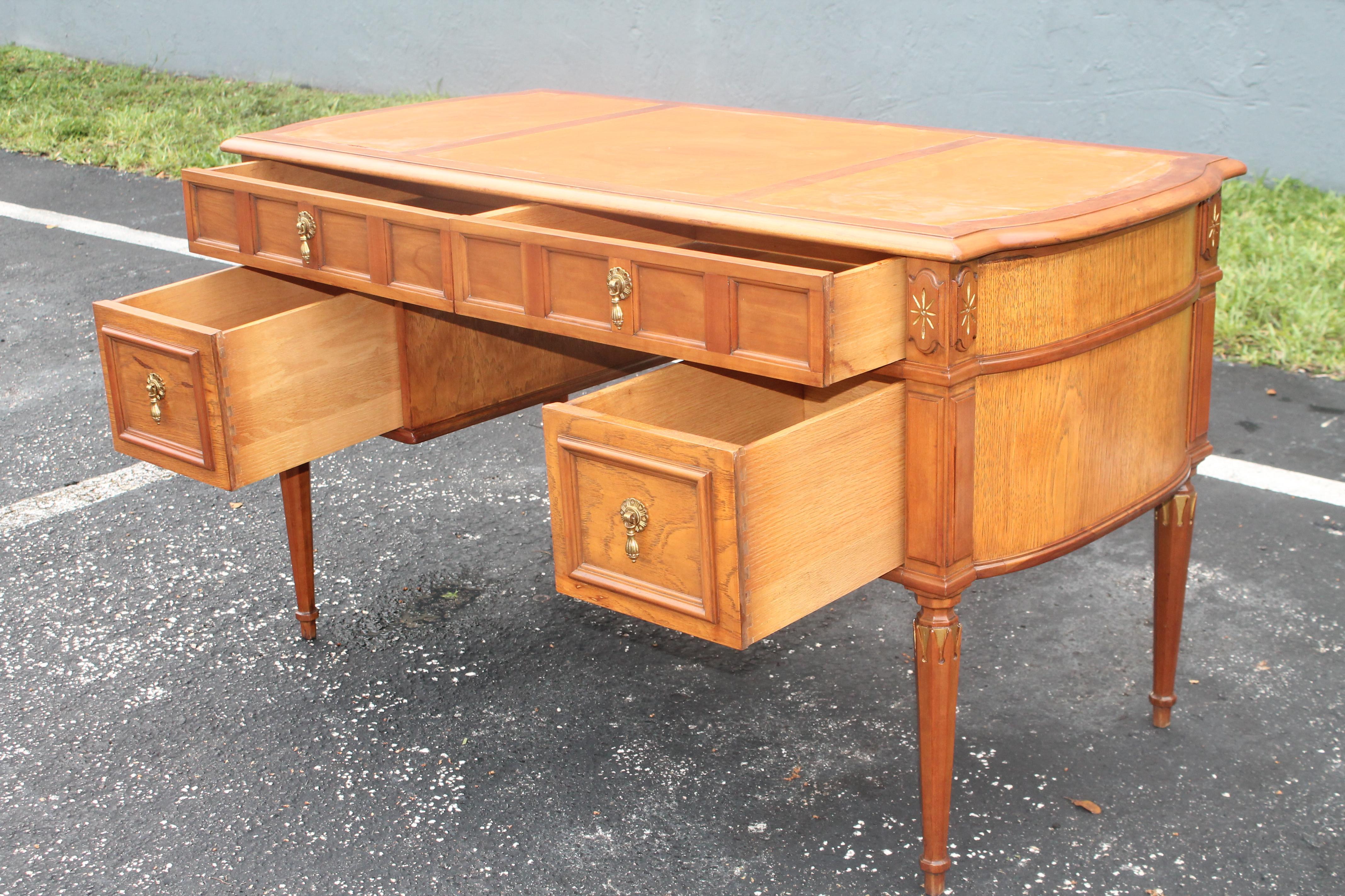 North American 1940s Traditional style Writing Desk w/ Hermes Orange Leather Top For Sale