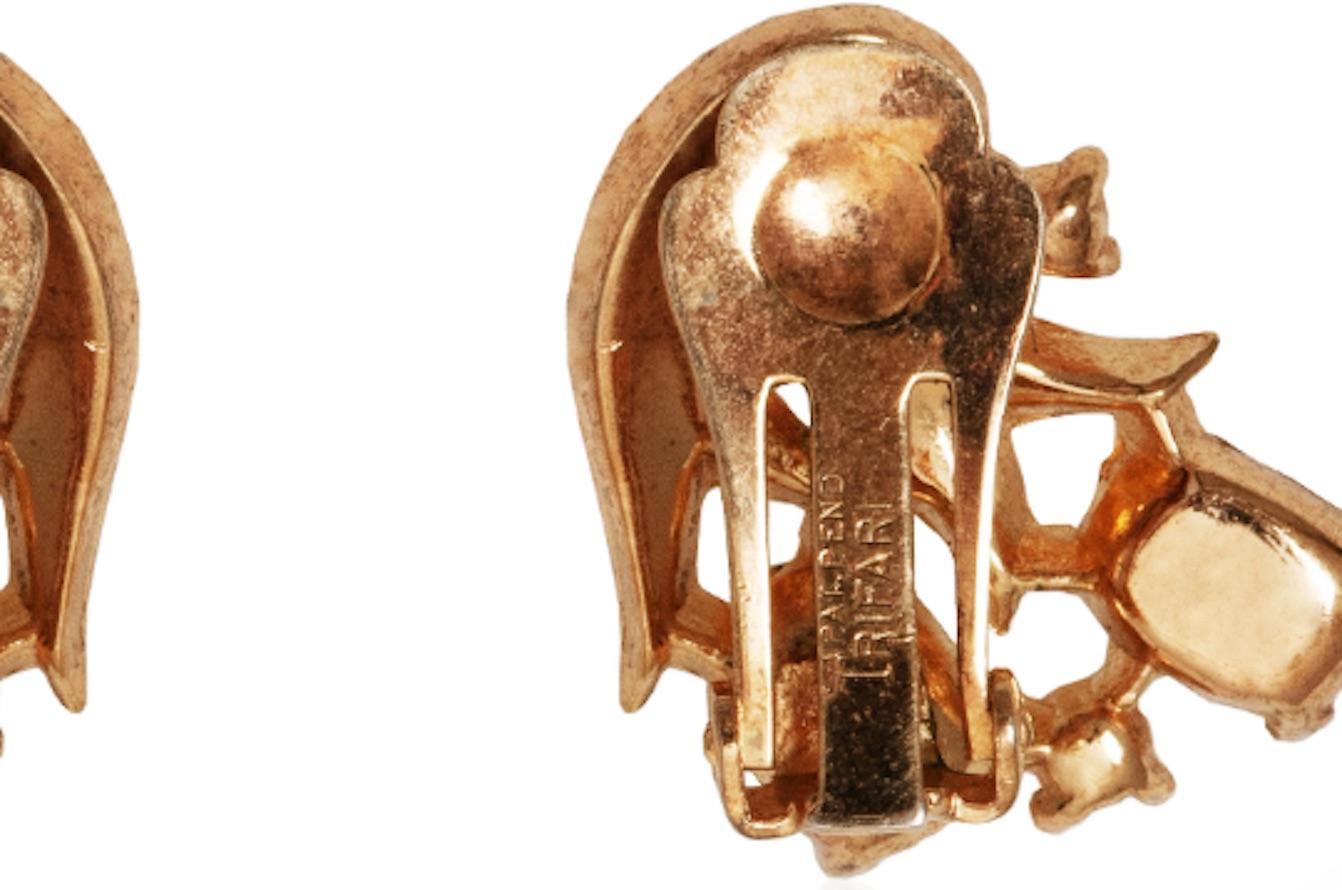 1940s Trifari Gold Clip-On Earrings For Sale 1