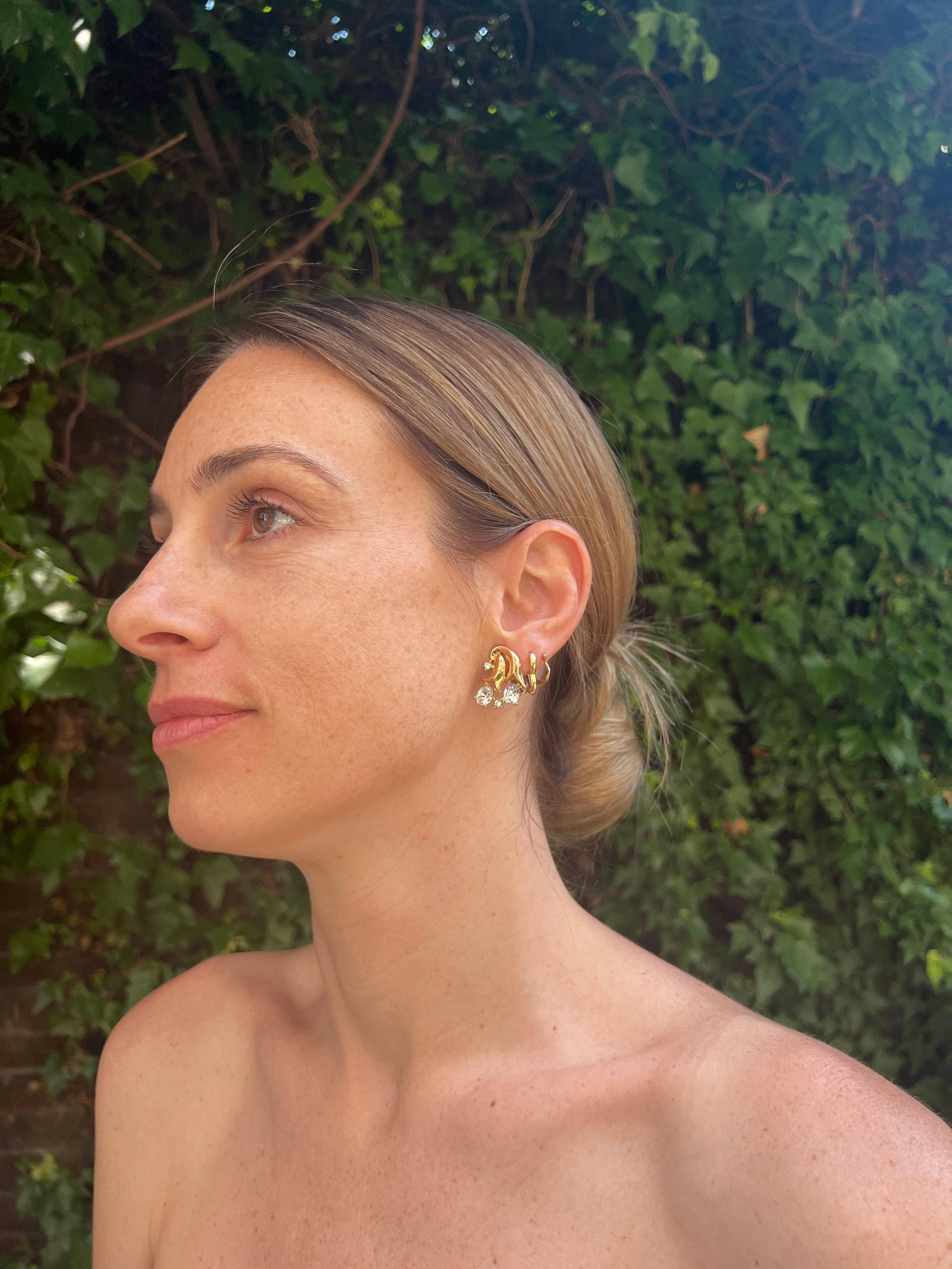 1940s Trifari Gold Clip-On Earrings For Sale 2
