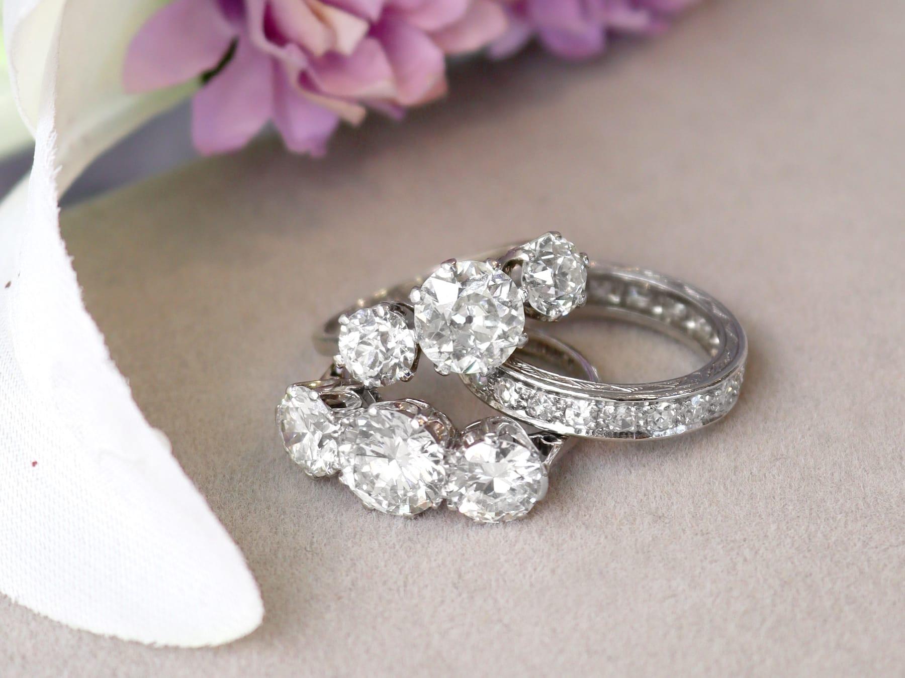 1940s 3.84 Carat Diamond Trilogy Engagement Ring in Platinum In Excellent Condition For Sale In Jesmond, Newcastle Upon Tyne