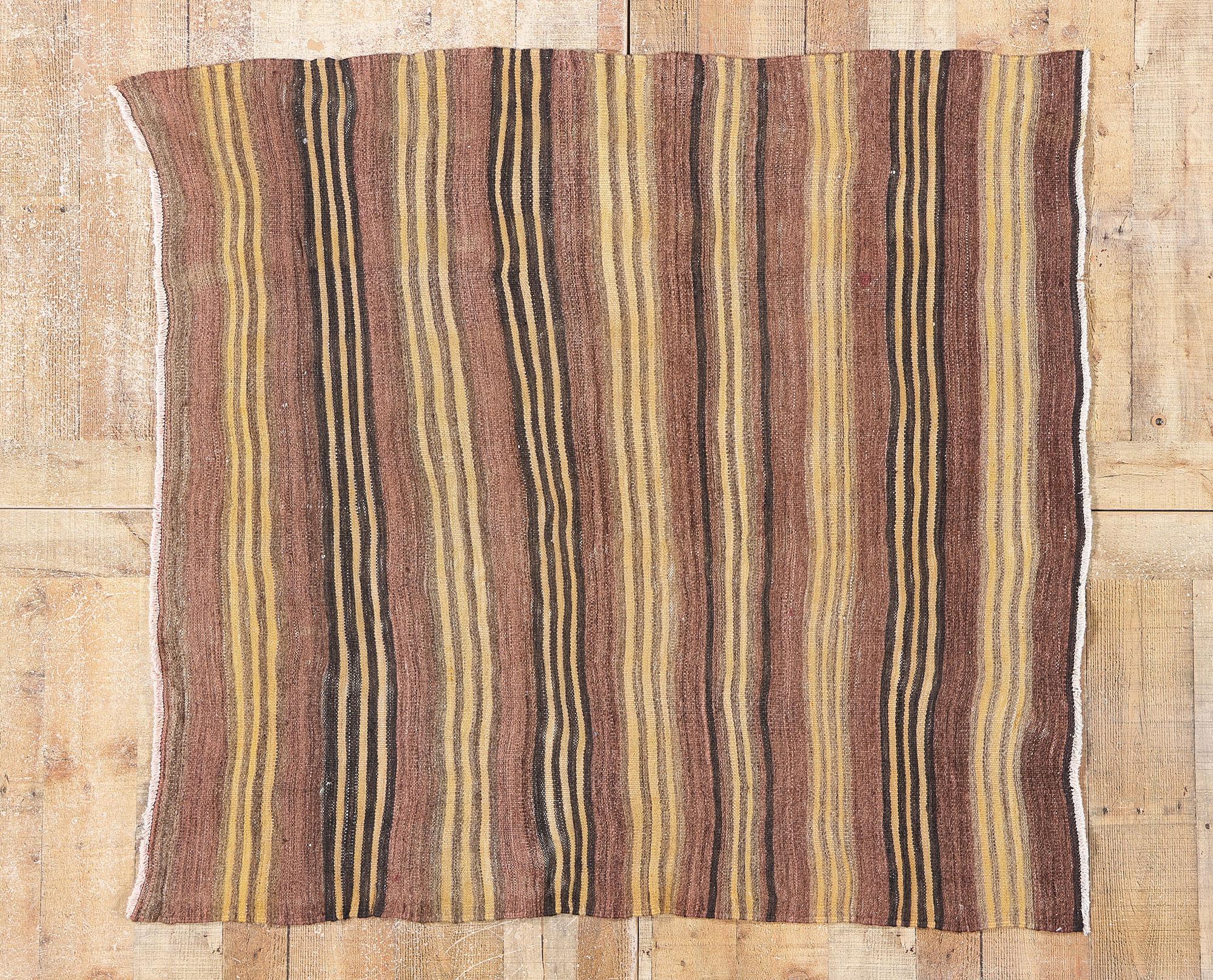 Rug & Kilim turco del 1940 con strisce Bayadere, tappeto quadrato a strisce a trama piatta in vendita 2