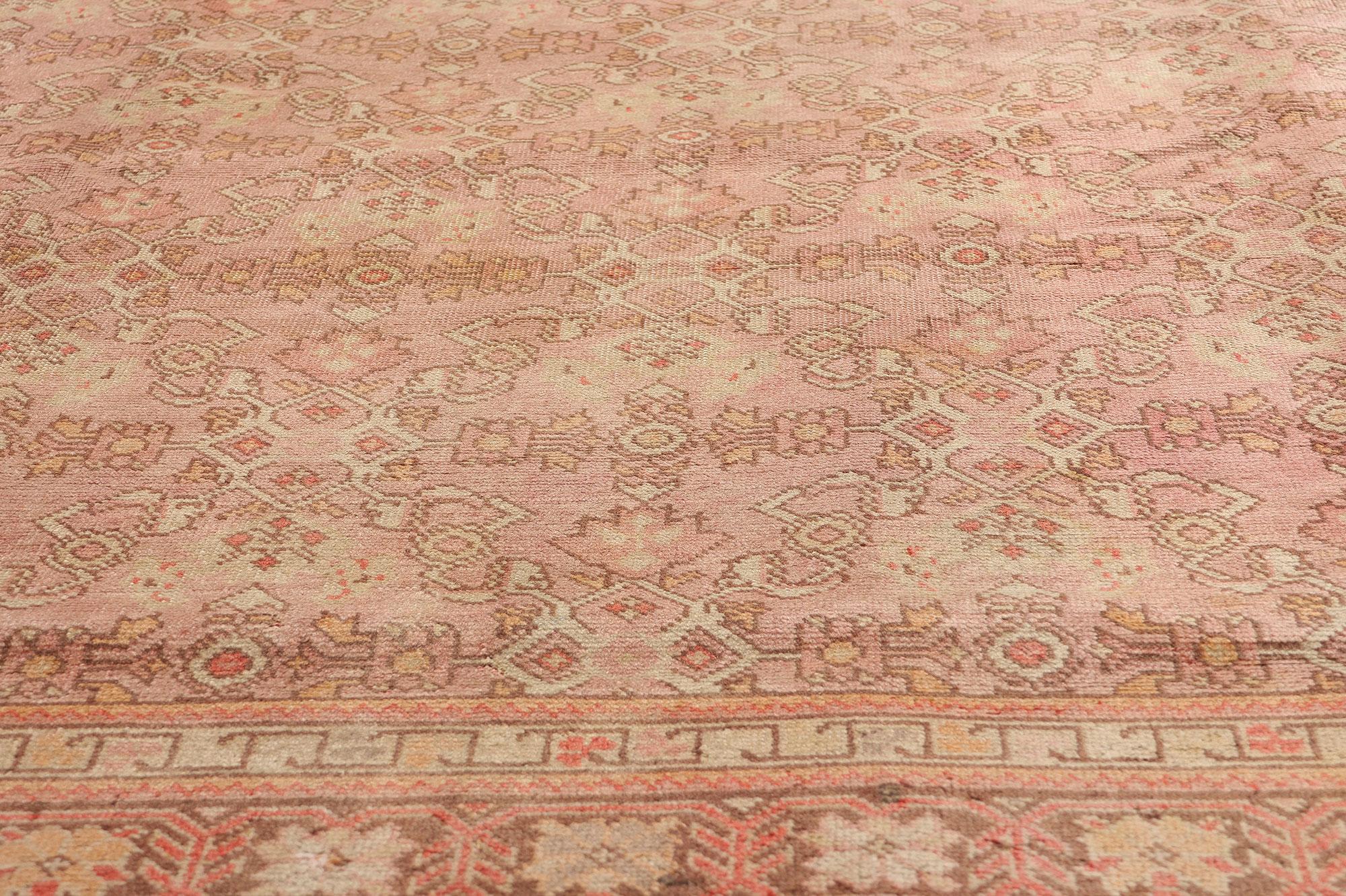 1940's Turkish Pink Oushak Carpet with Modern Style In Good Condition For Sale In Dallas, TX