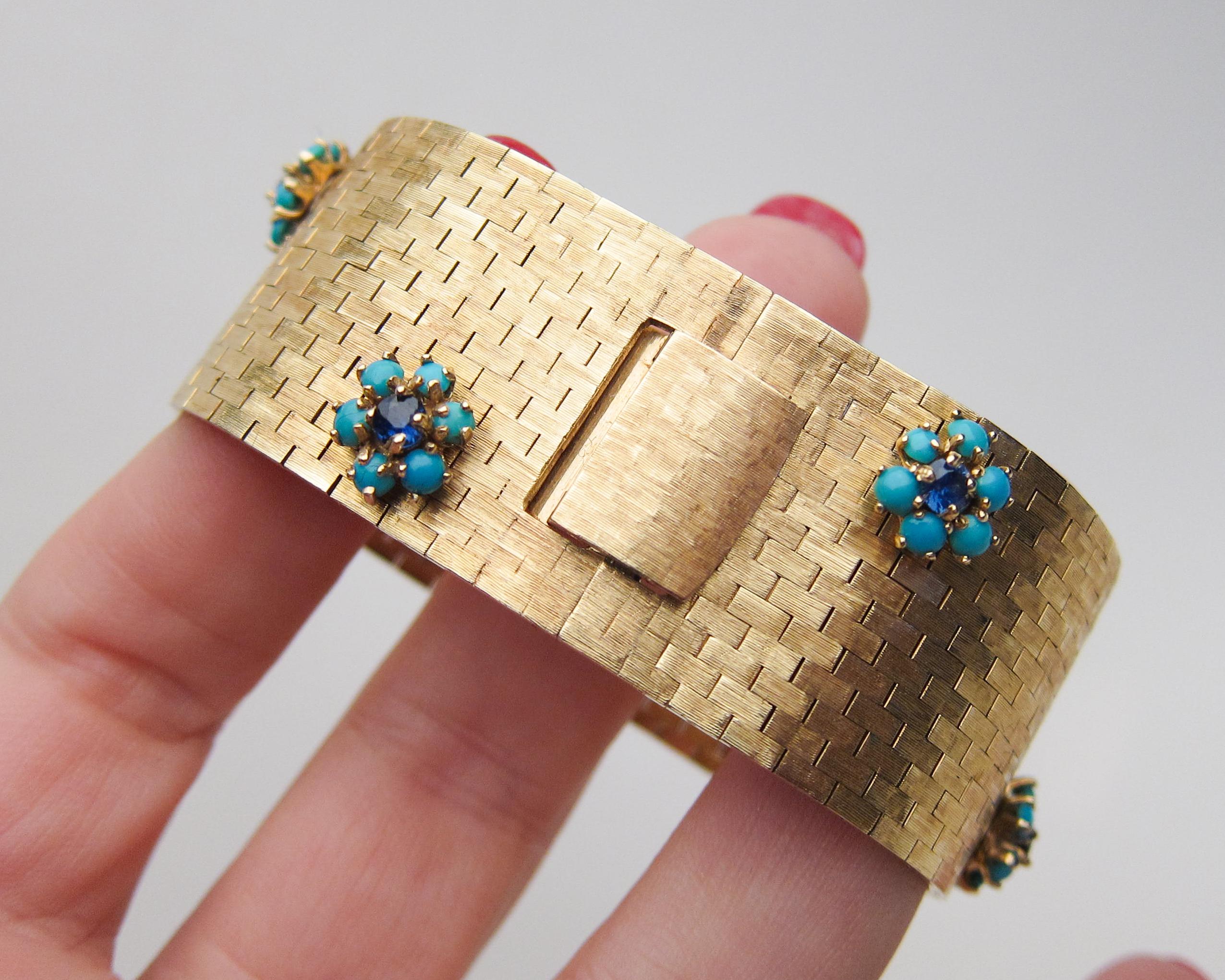 1940s Turquoise and Sapphire 14 Karat Gold Mesh Bracelet In Excellent Condition For Sale In Seattle, WA