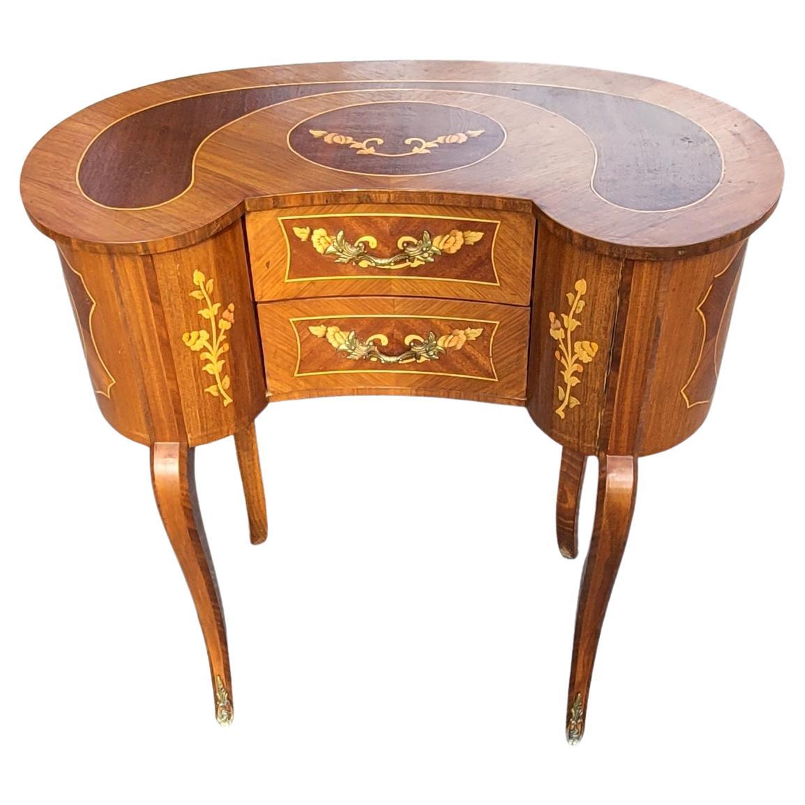 1940s Two-Drawer Continental Marquetry Mahogany Kidney Dressing Table For Sale 1