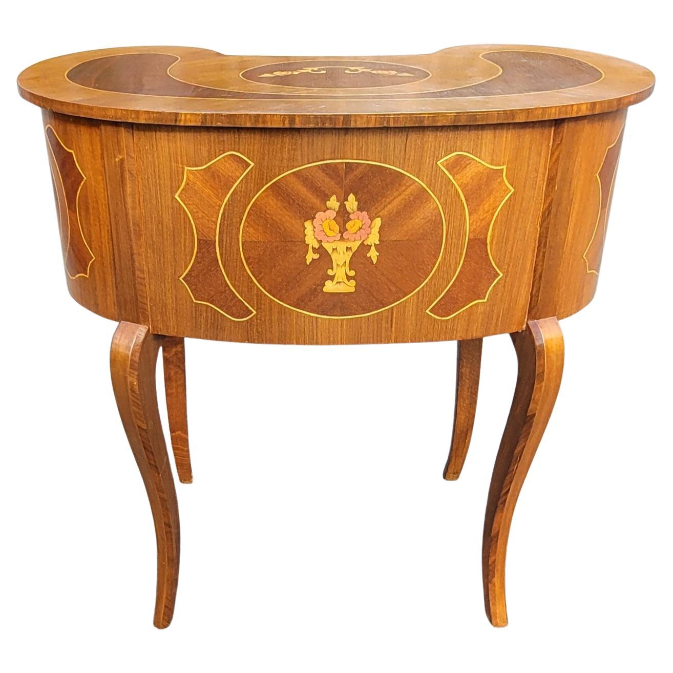 French 1940s Two-Drawer Continental Marquetry Mahogany Kidney Dressing Table For Sale