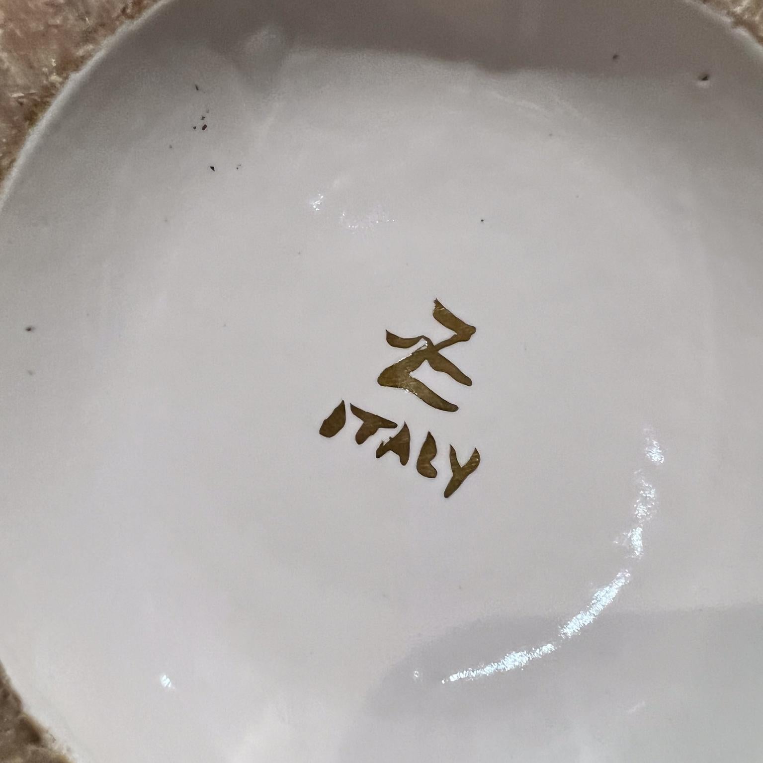 1940s Ugo Zaccagnini Cerámica Italiana Cachepot Retrato Jardinera Italia en venta 4