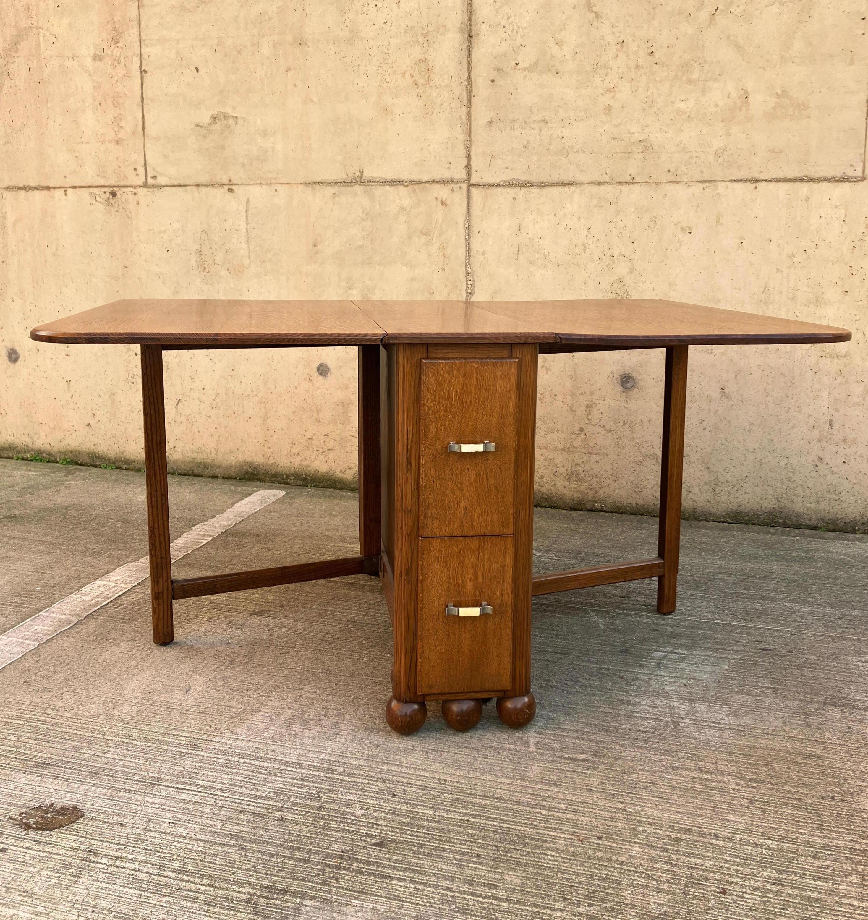 1940's Unique large Oak drop leaf dining table / desk with long drawers In Good Condition For Sale In Leicester, GB