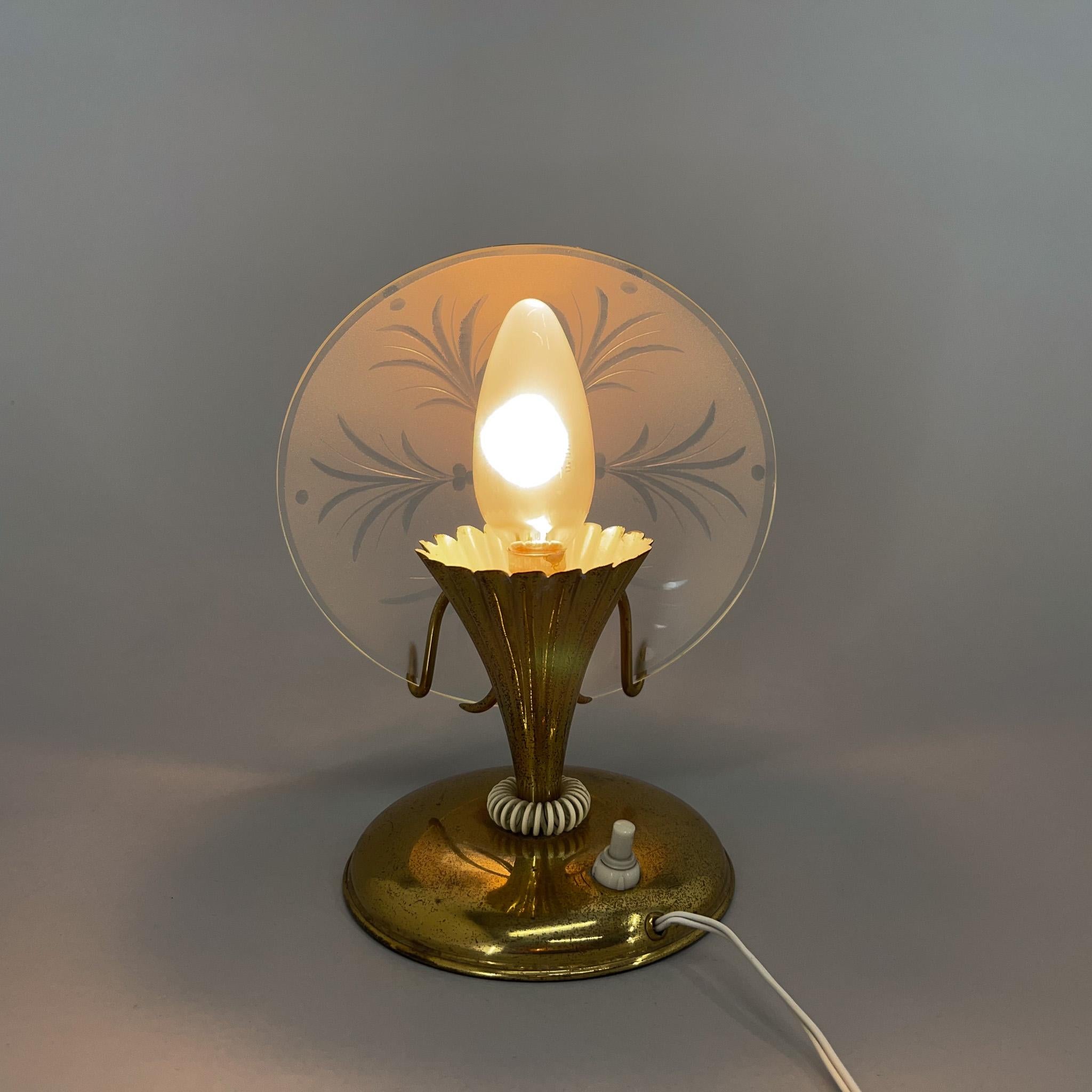 1940s Unique Small Table Lamp from Italy For Sale 1