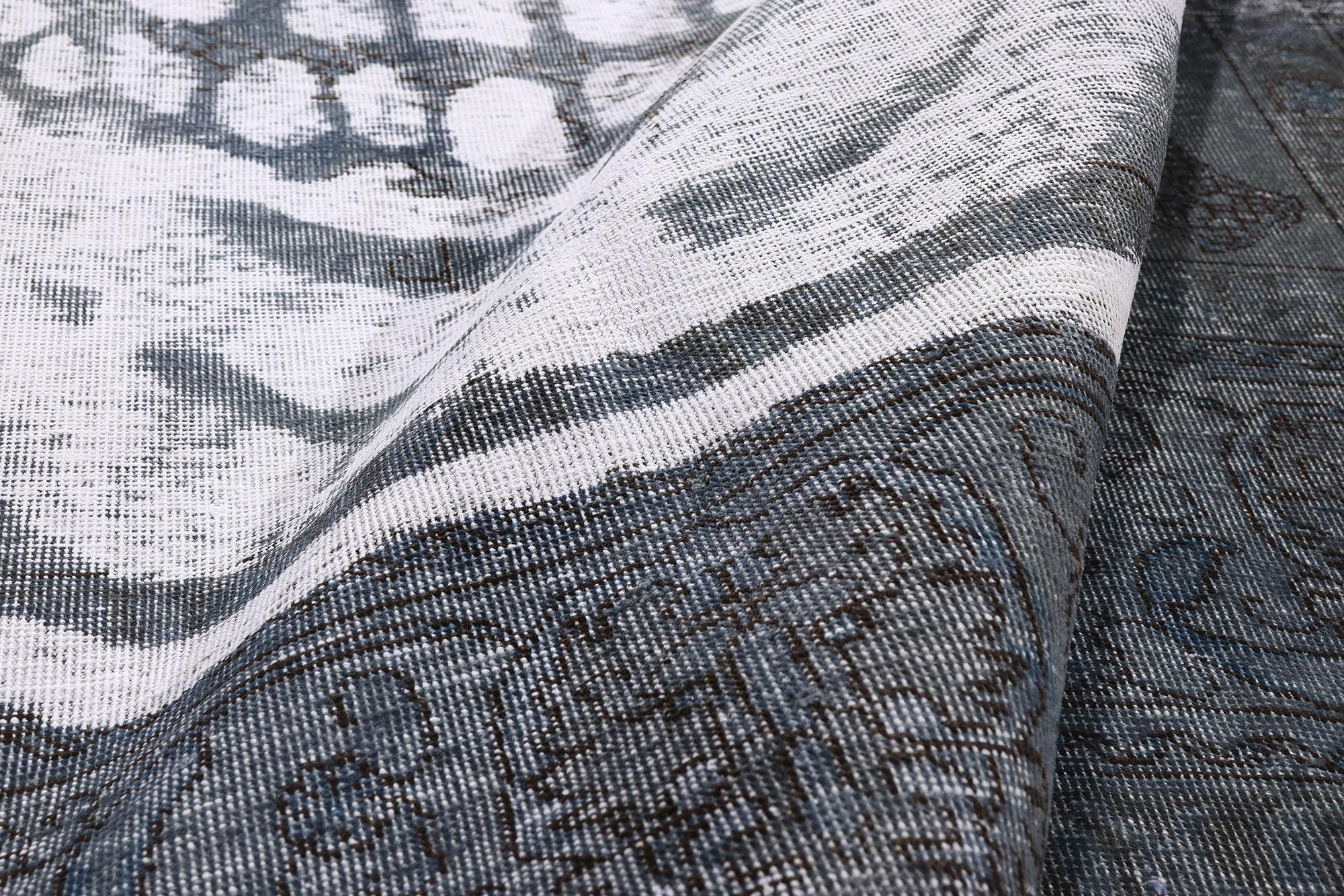 Tapis crâne délavé vintage délavé inspiré par Alexander McQueen Abîmé - En vente à Dallas, TX