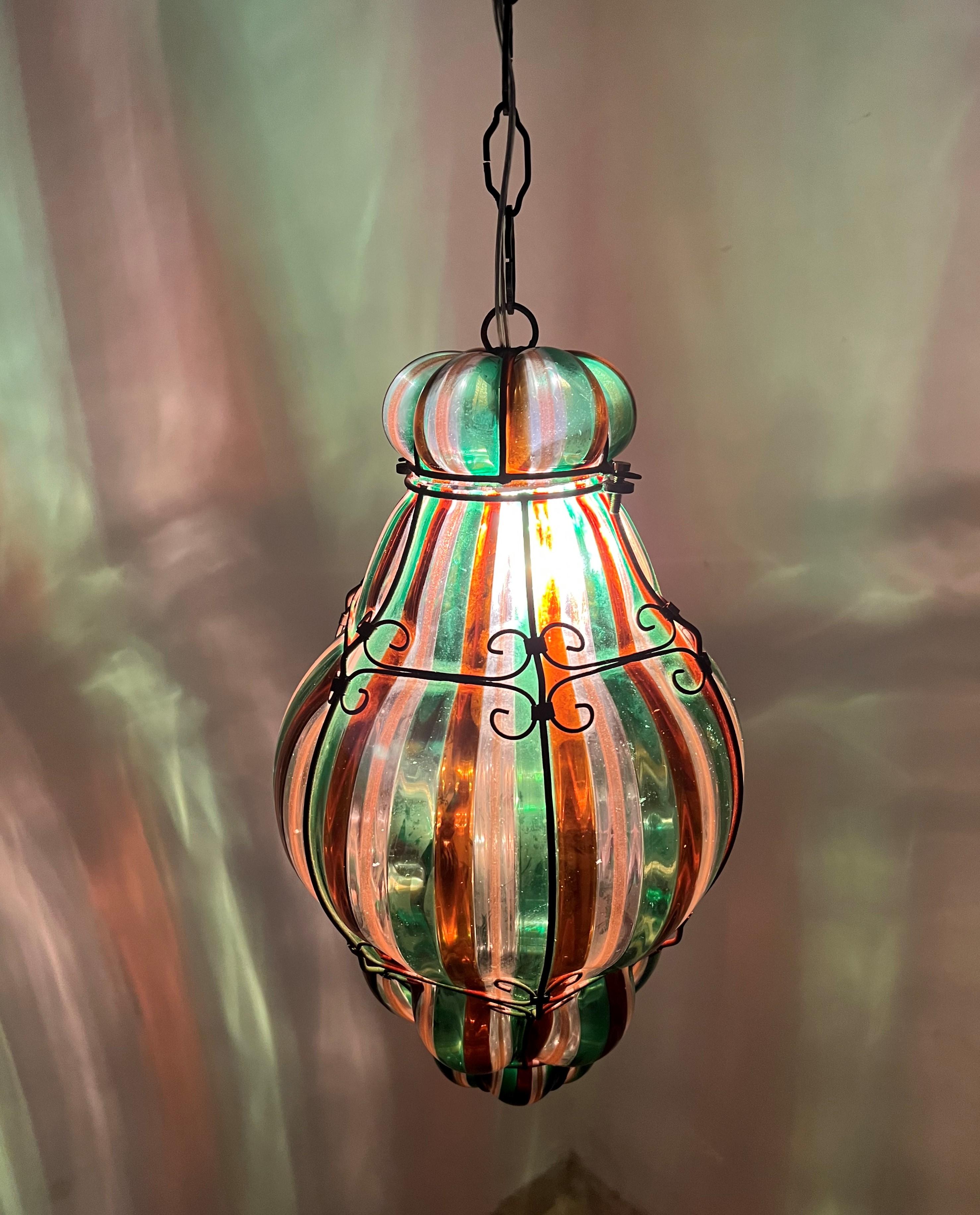 1940s Venini Lantern in Murano Glass by Fulvio Bianconi For Sale 2