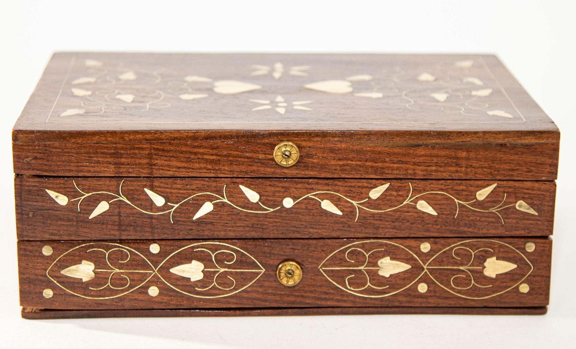 1940s Victorian Anglo Indian Box in Brass and Bone Inlaid 6