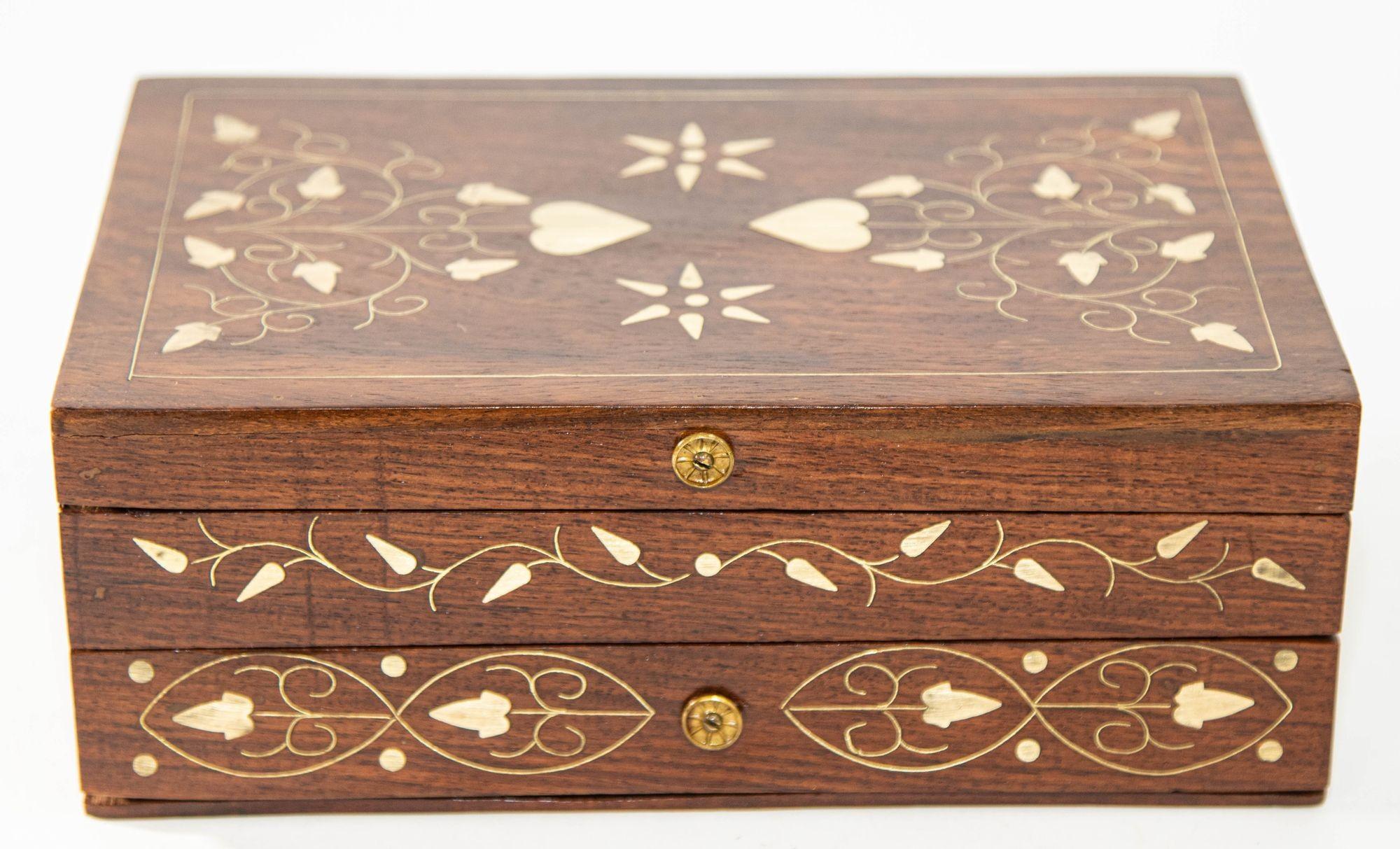 1940s Victorian Anglo Indian Box in Brass and Bone Inlaid 7