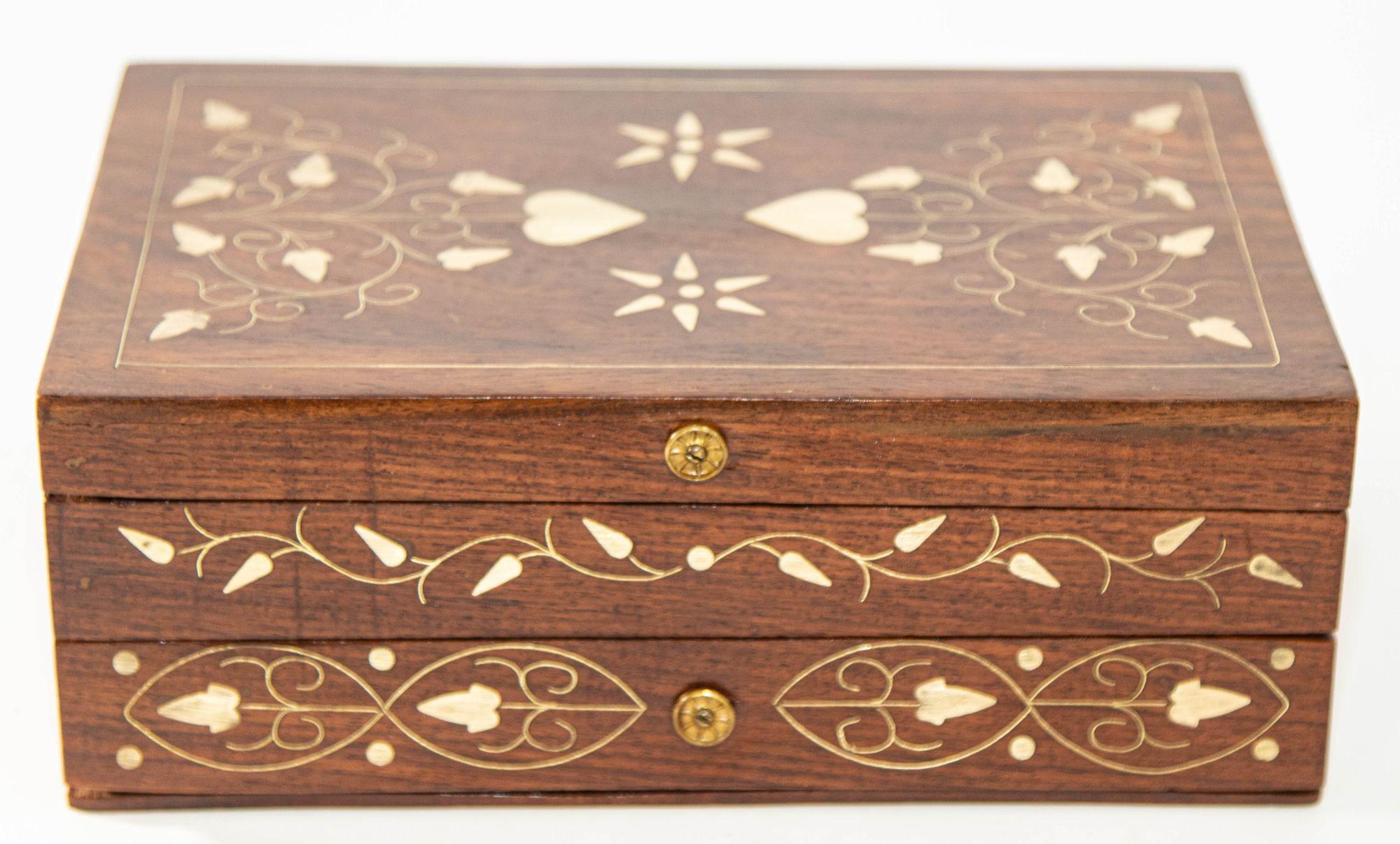 1940s Victorian Anglo Indian Box in Brass and Bone Inlaid 11