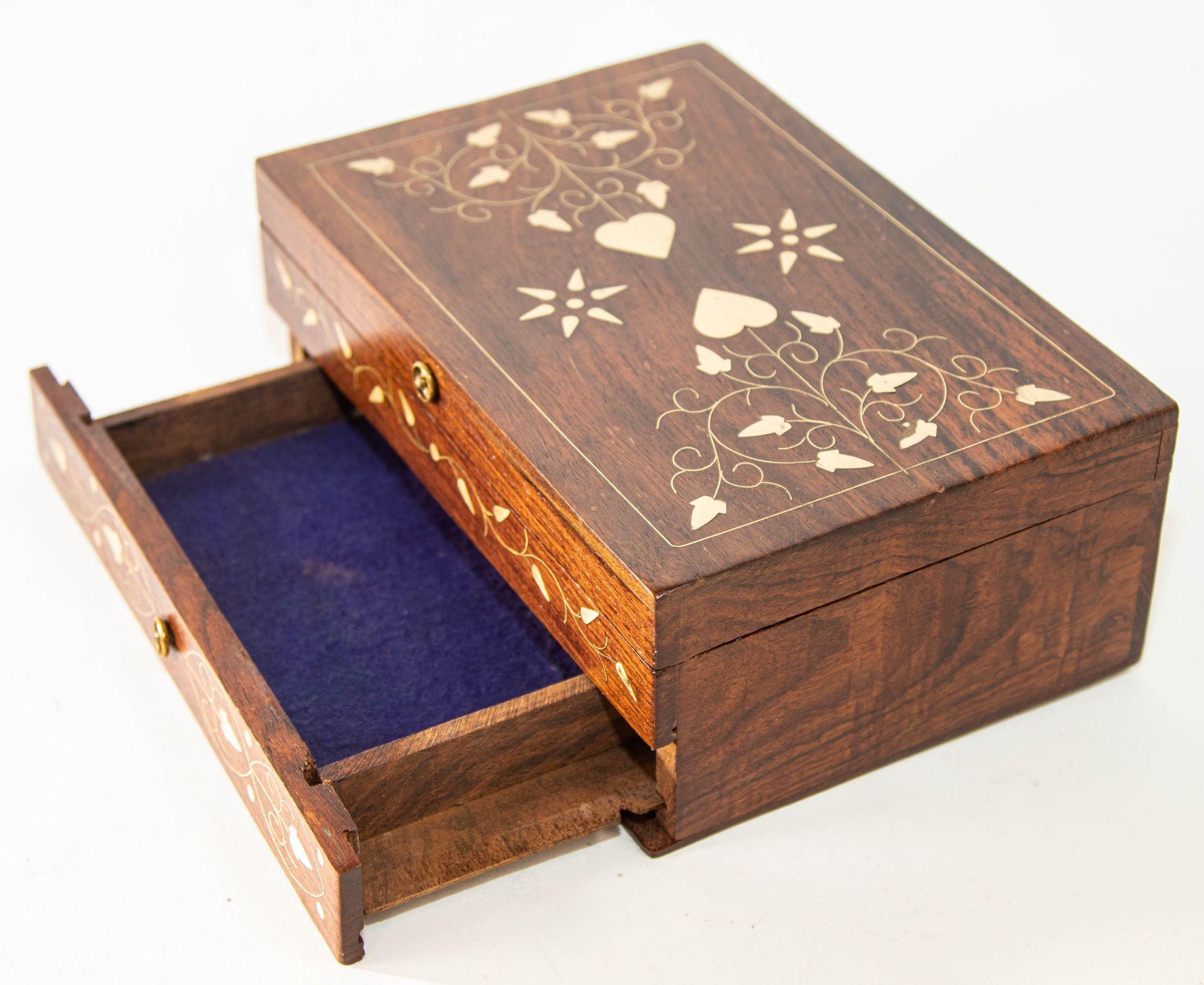 20th Century 1940s Victorian Anglo Indian Box in Brass and Bone Inlaid