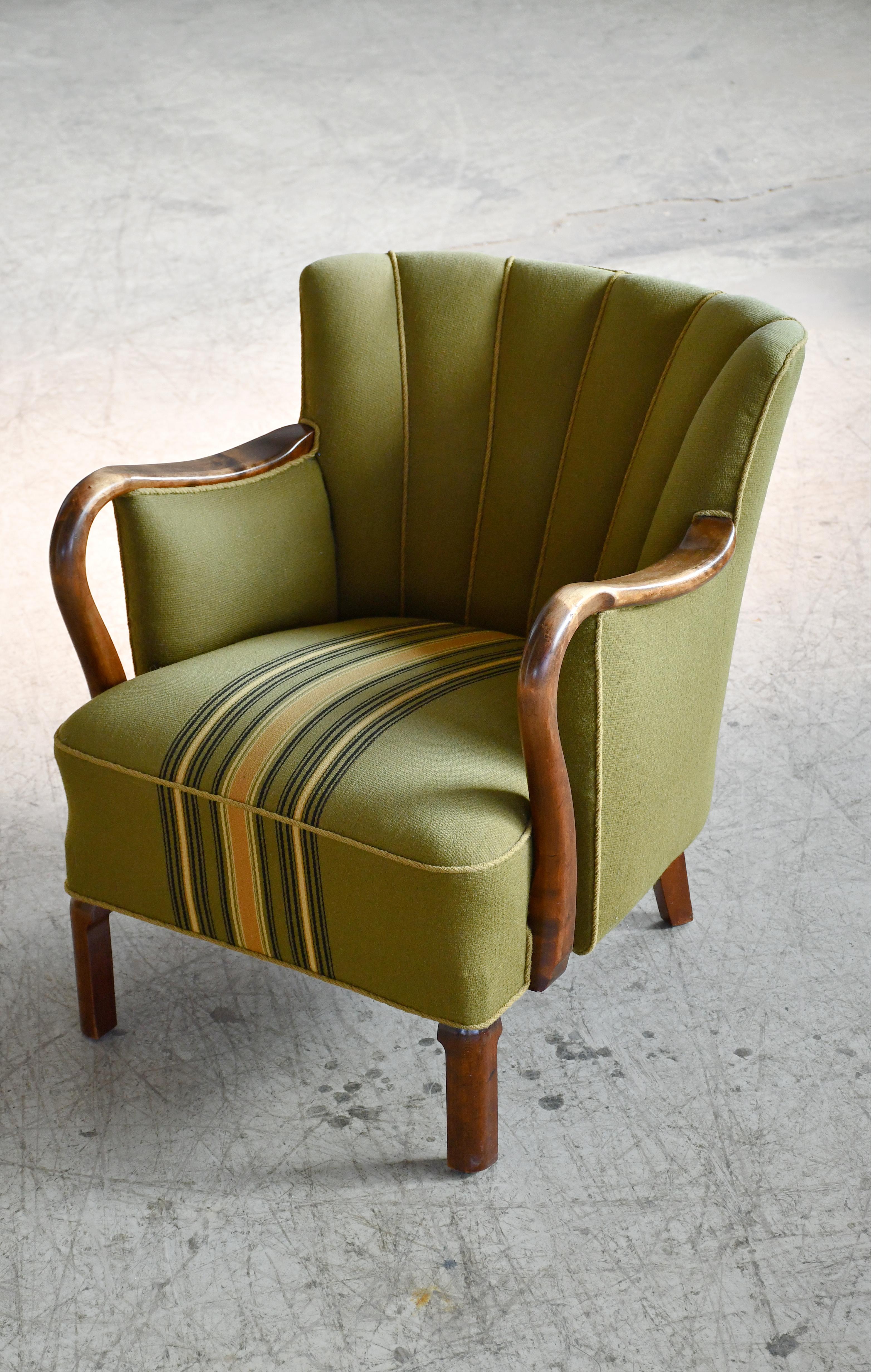 1940's Viggo Boesen Attributed Danish Lounge Chair in Oak by Slagelse In Good Condition In Bridgeport, CT