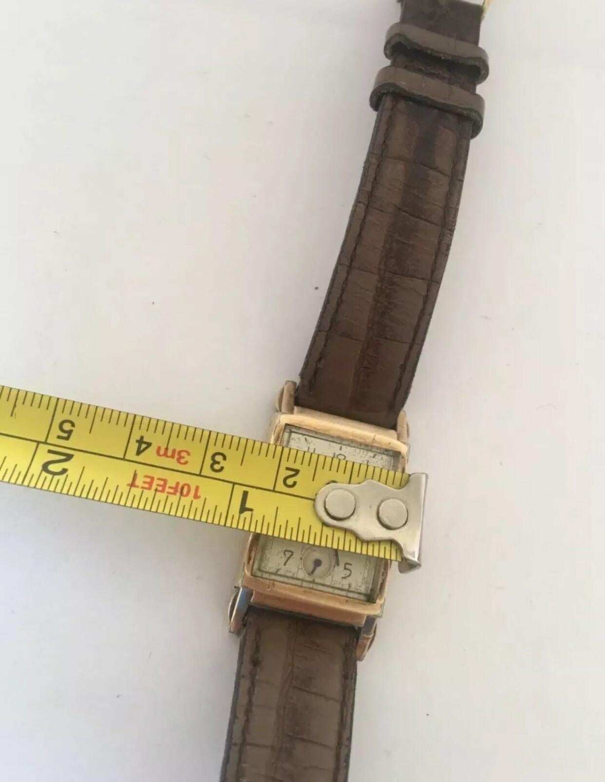 Women's or Men's 1940s Vintage 10 Karat Gold Filled Bulova Wristwatch