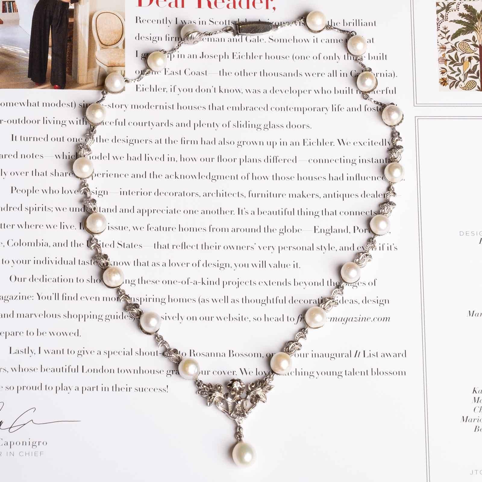 Collana vintage anni '40 in oro bianco 18 ct con perle coltivate giapponesi e diamanti In condizioni buone in vendita a Milano, MI