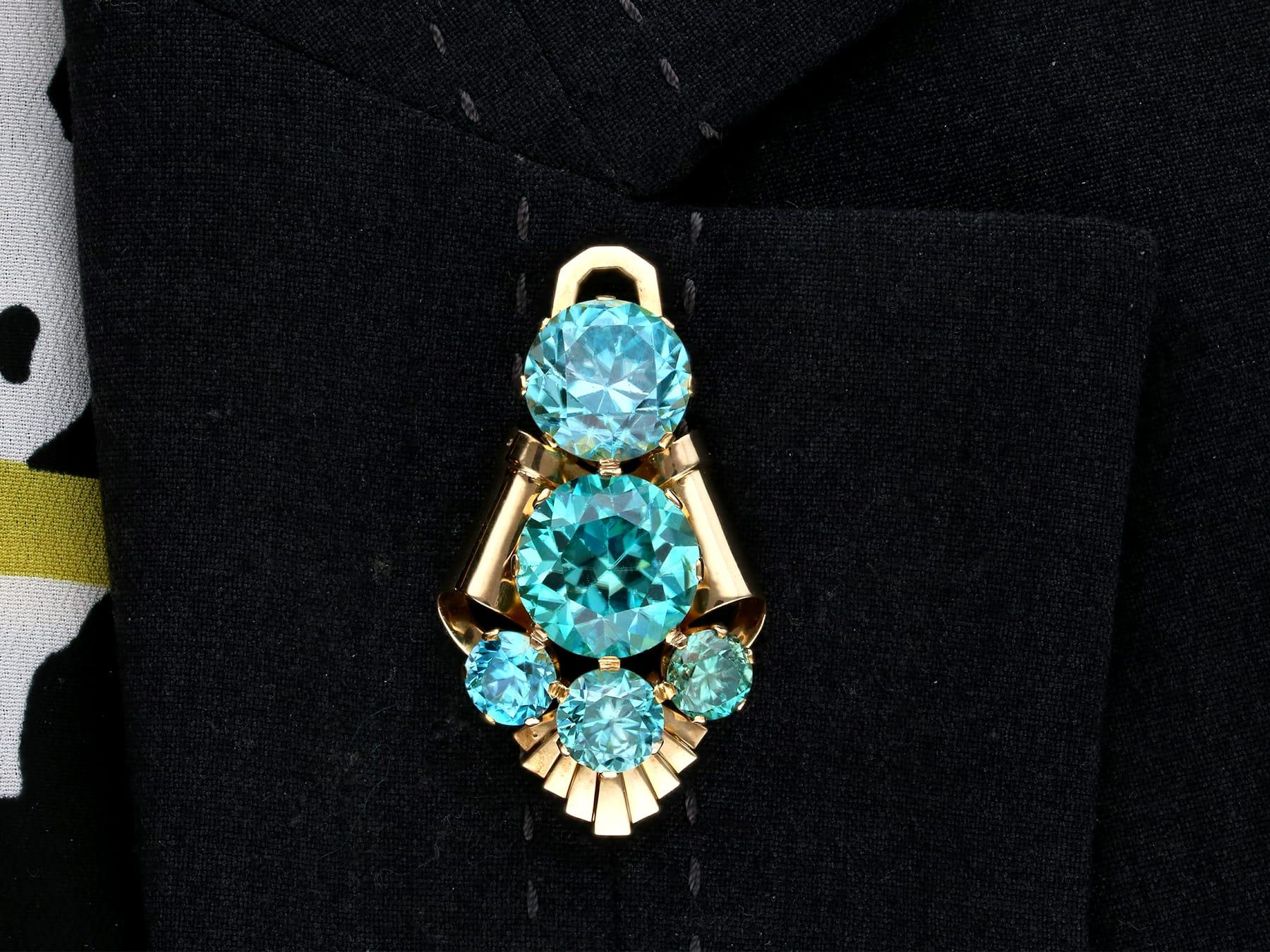 1940s Vintage 34.92 Carat High Zircon and 9k Yellow Gold Pendant / Brooch For Sale 7