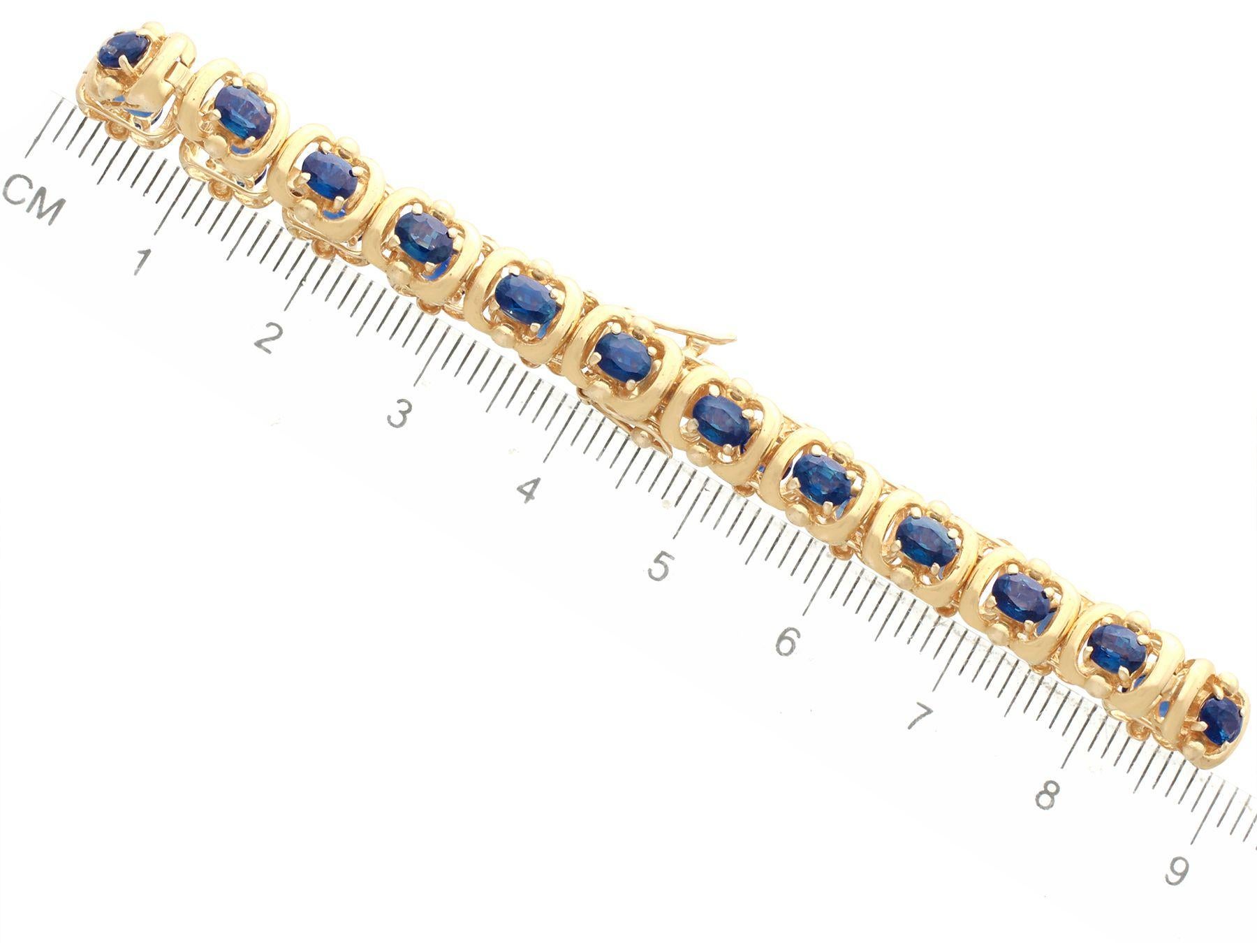 Women's or Men's 1940s Vintage 4.60 Carat Blue Sapphire Yellow Gold Bracelet