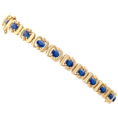 1940s Vintage 4.60 Carat Blue Sapphire Yellow Gold Bracelet