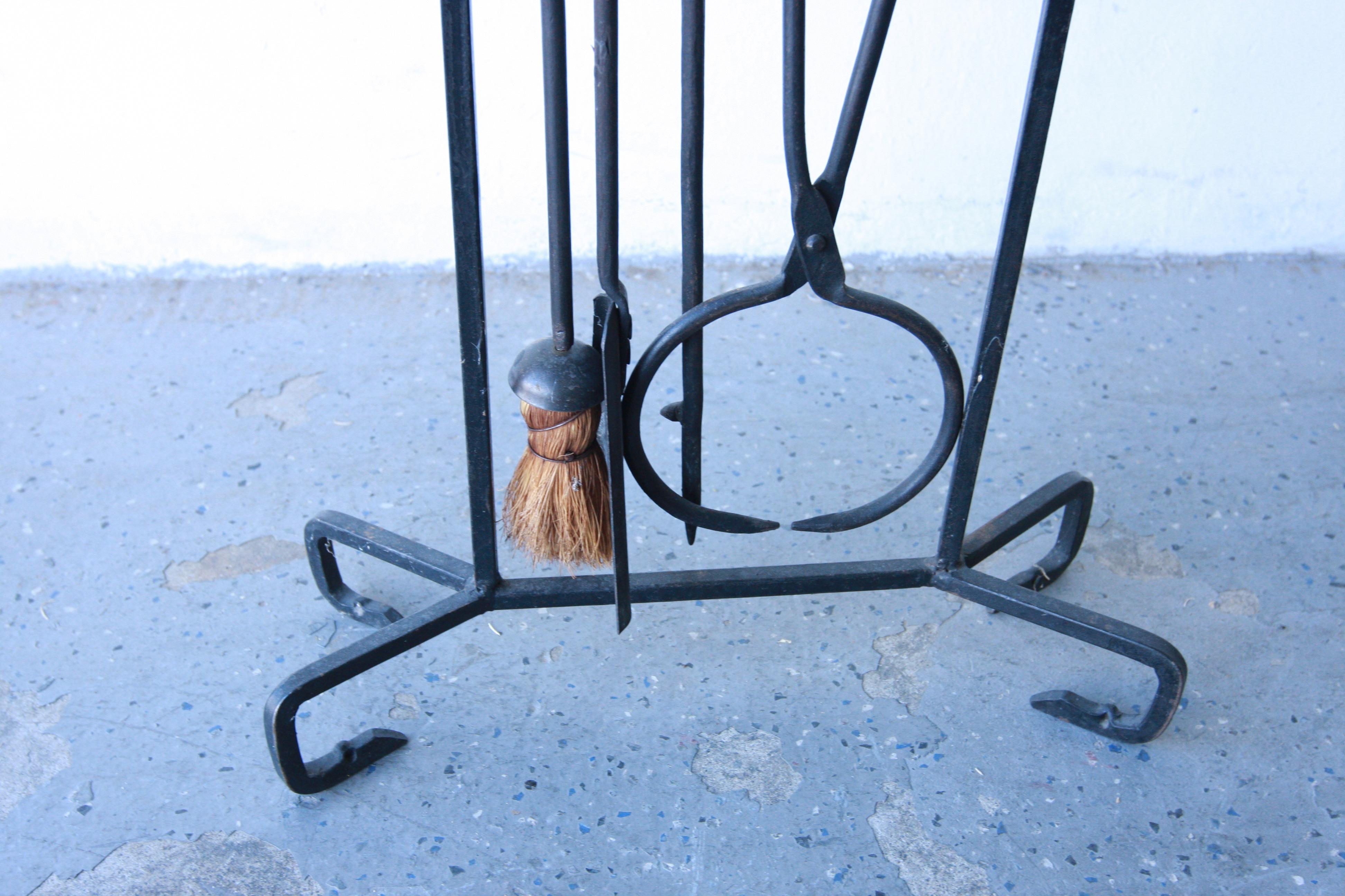 Français Antilope vintage des années 1940  Outils de cheminée style Edouard Schenck en vente