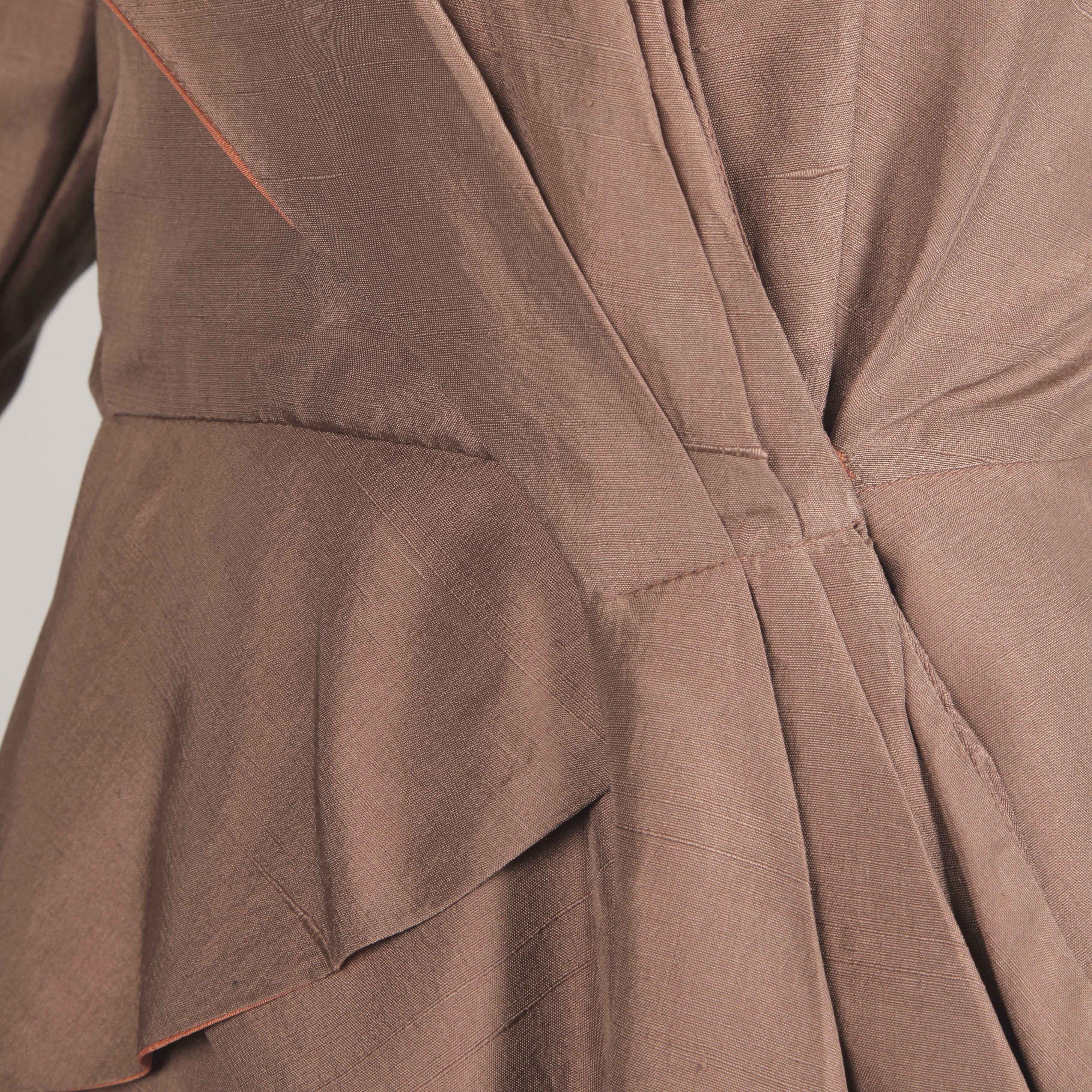 1940s Vintage Asymmetric Beige Silk 2-Piece Jacket + Skirt Women's Suit Ensemble In Excellent Condition For Sale In Sparks, NV