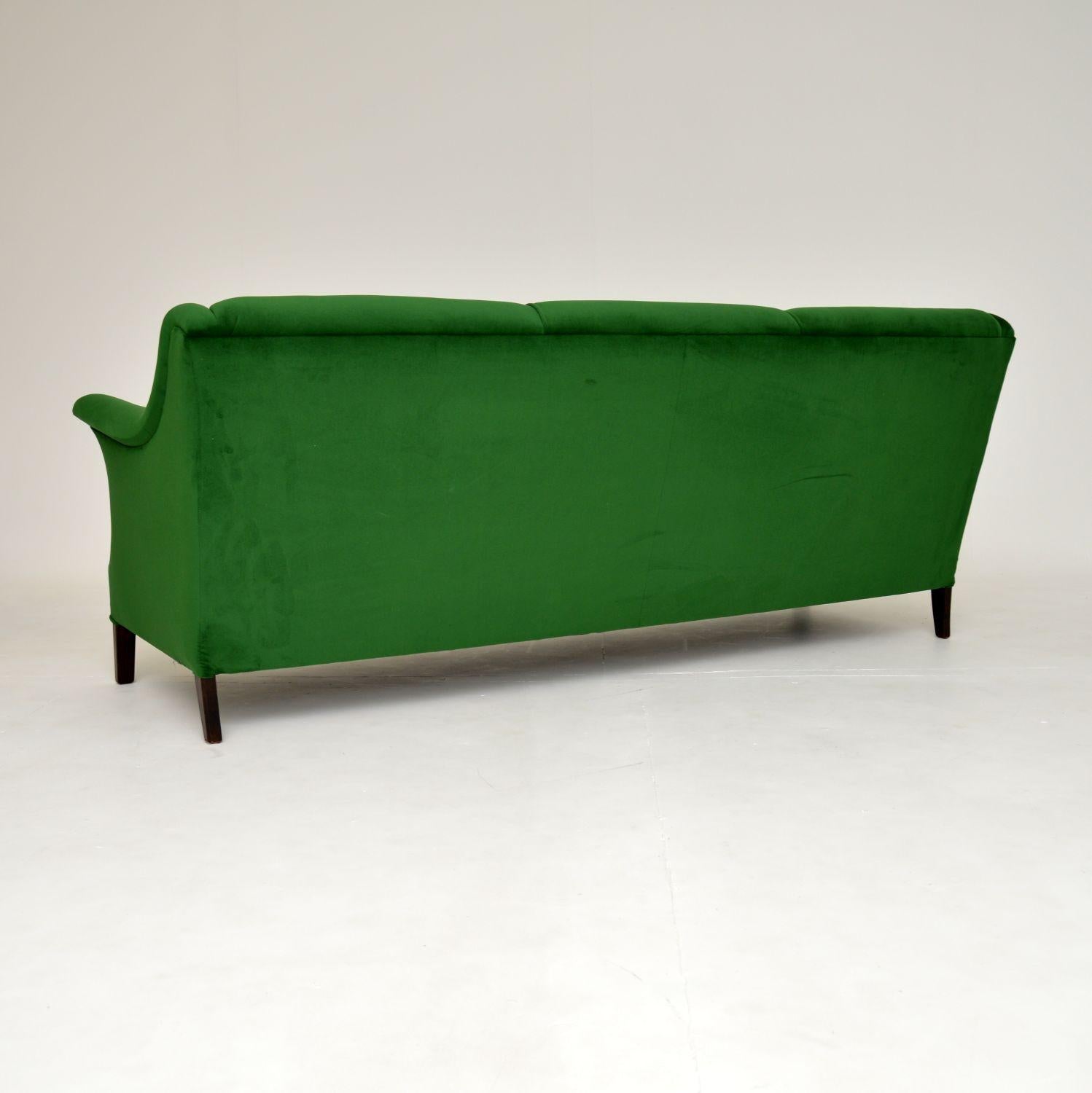 1940's Vintage Danish Green Velvet Cocktail Sofa 2