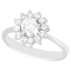 Anello da cocktail in oro bianco e diamanti degli anni '40