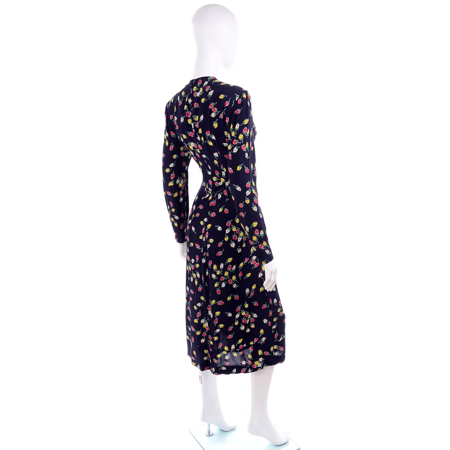 1940s Vintage Dress in Navy Blue Pink & Yellow Rosebud floral Rayon Print In Excellent Condition For Sale In Portland, OR