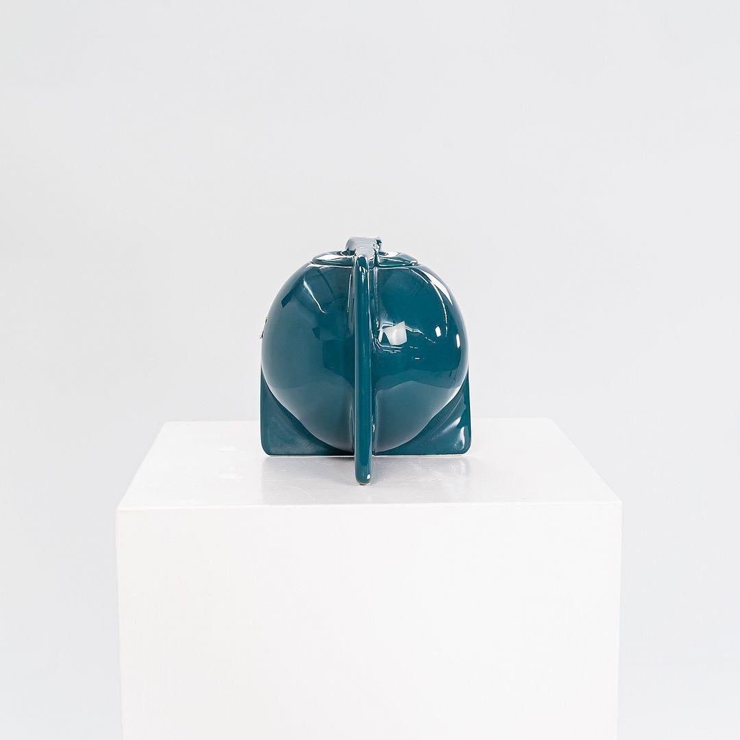Milieu du XXe siècle 1940s Vintage Era Keramik Bauhaus Tea Pot in Peacock Blue Glazed Ceramic (théière en céramique émaillée bleu paon) en vente