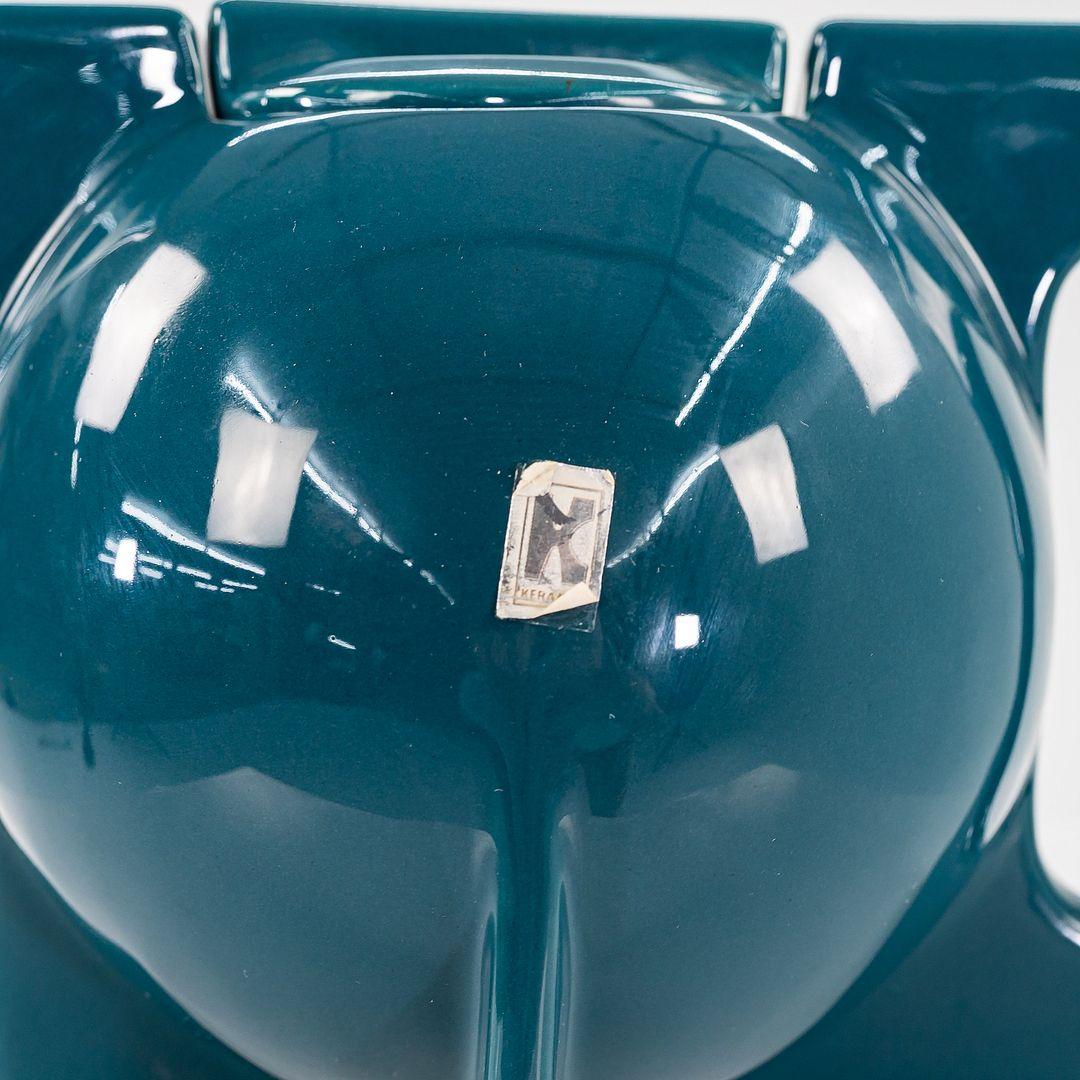 1940s Vintage Era Keramik Bauhaus Tea Pot in Peacock Blue Glazed Ceramic (théière en céramique émaillée bleu paon) en vente 1