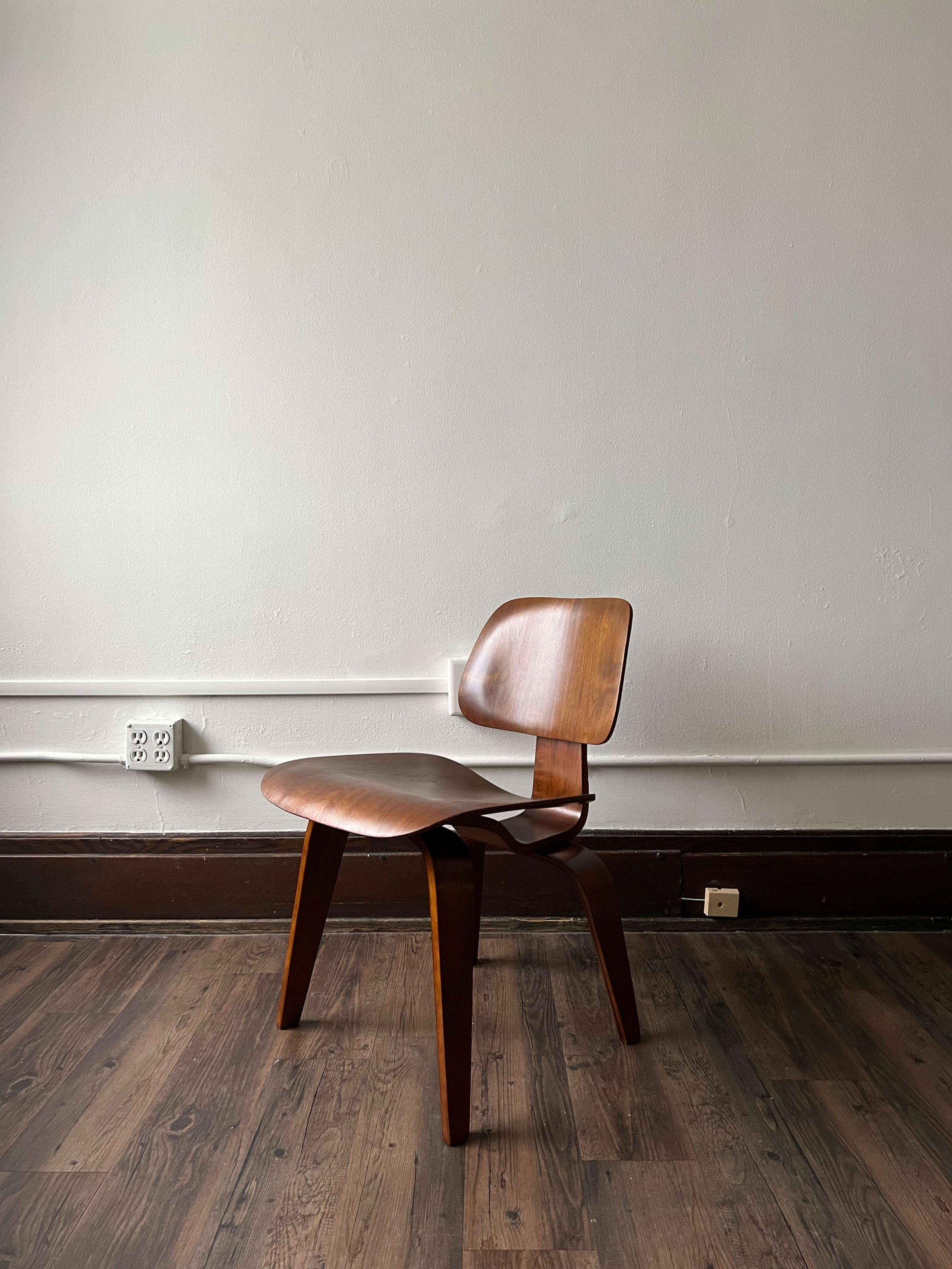 The first chair by Charles and Ray Eames, the DCW changed mid century modernism forever. This ash example is unmarked but has the 5-2-5 screw pattern that is documented and well known to be of Evans Products production.