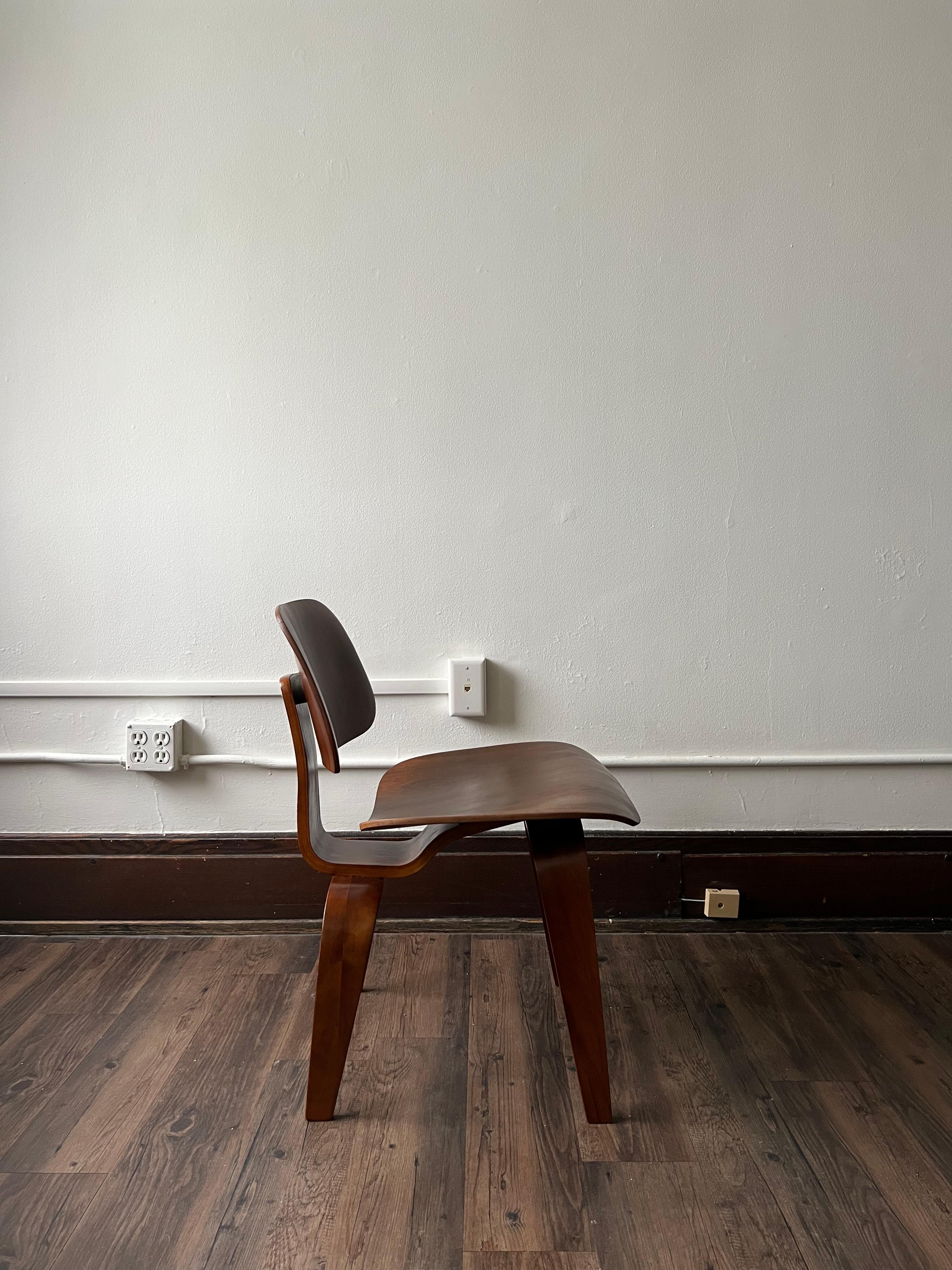 20th Century 1940s Vintage Evans Herman Miller Eames Ash Dcw 5-2-5 Chair
