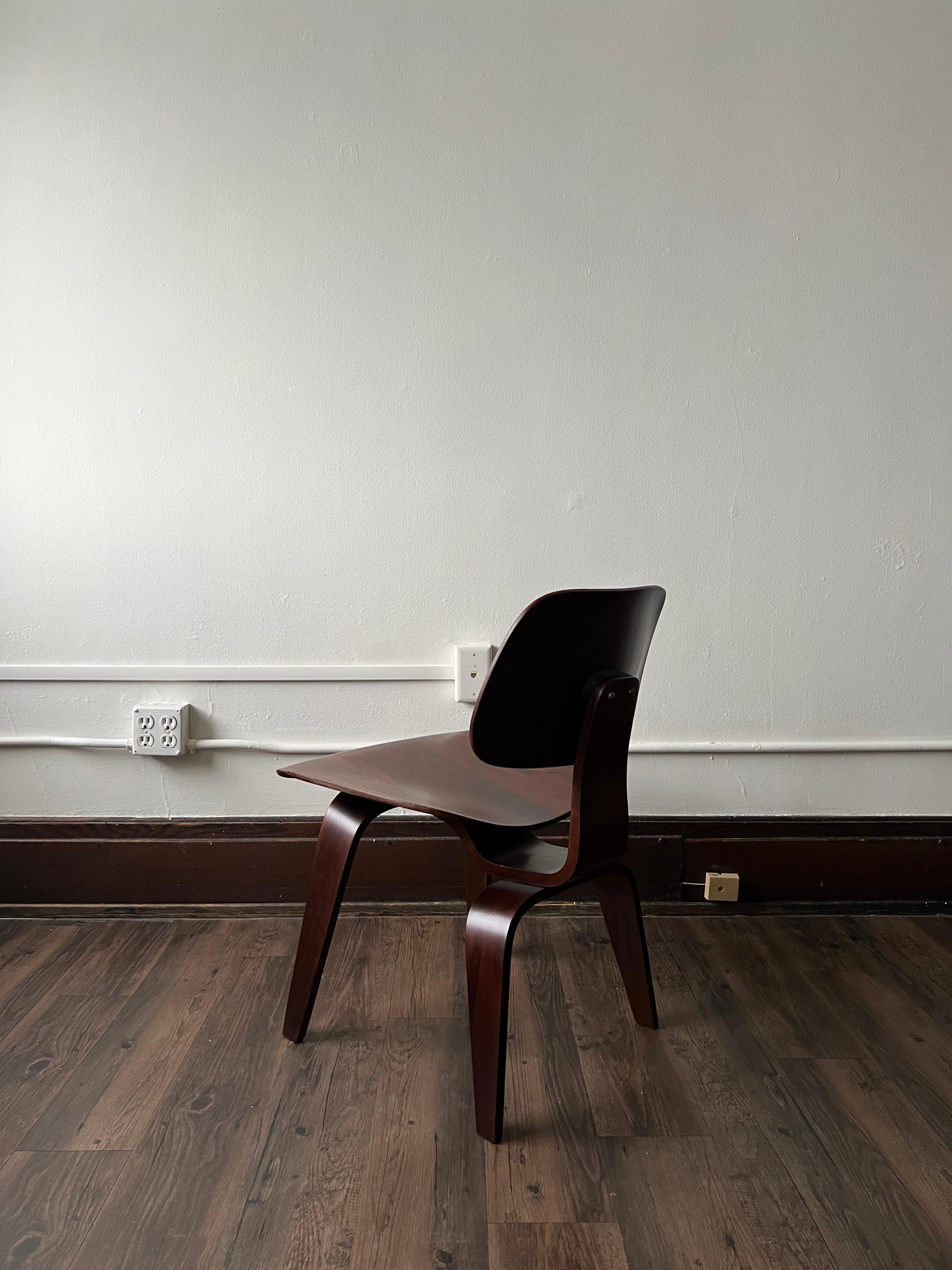 Molded 1940s Vintage Evans Herman Miller Eames Rosewood Dcw 5-2-5 Chair