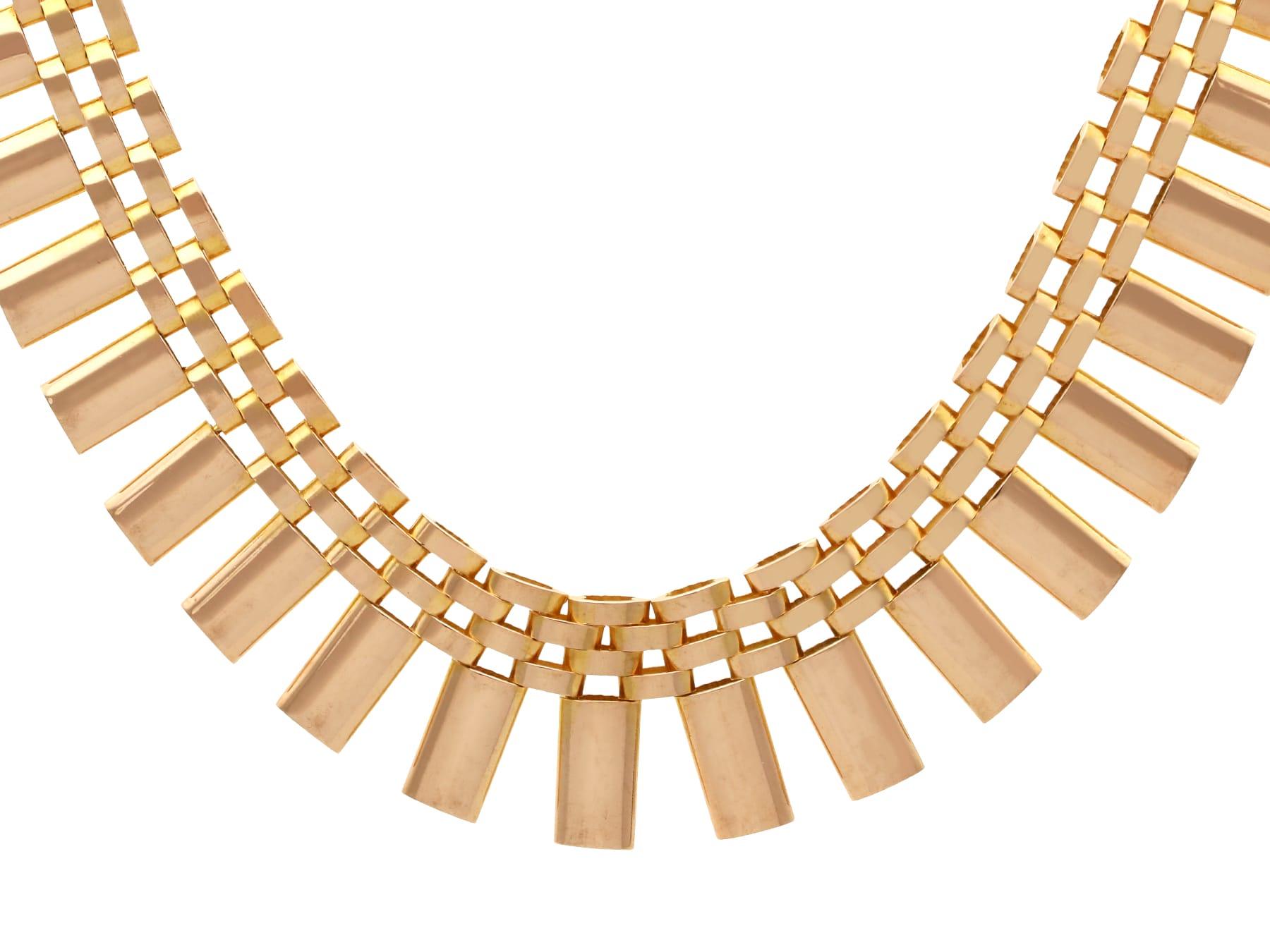 1940s Vintage French 18k Yellow Gold Fringe Necklace In Excellent Condition For Sale In Jesmond, Newcastle Upon Tyne