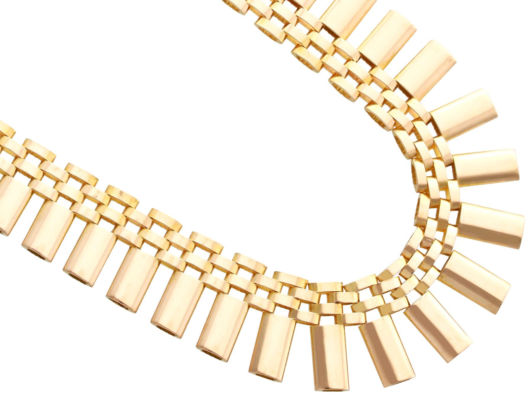 1940s Vintage French 18k Yellow Gold Fringe Necklace For Sale 4