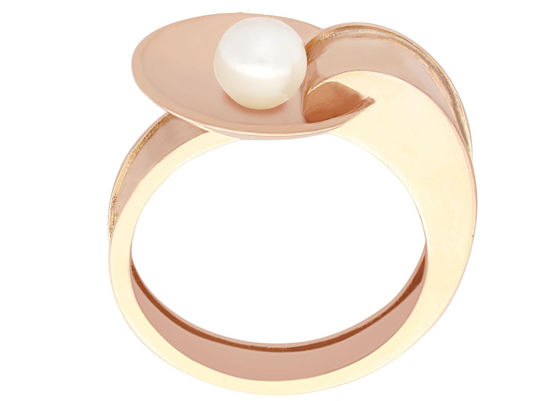 Women's 1940s Vintage Pearl and Rose Gold Ring For Sale