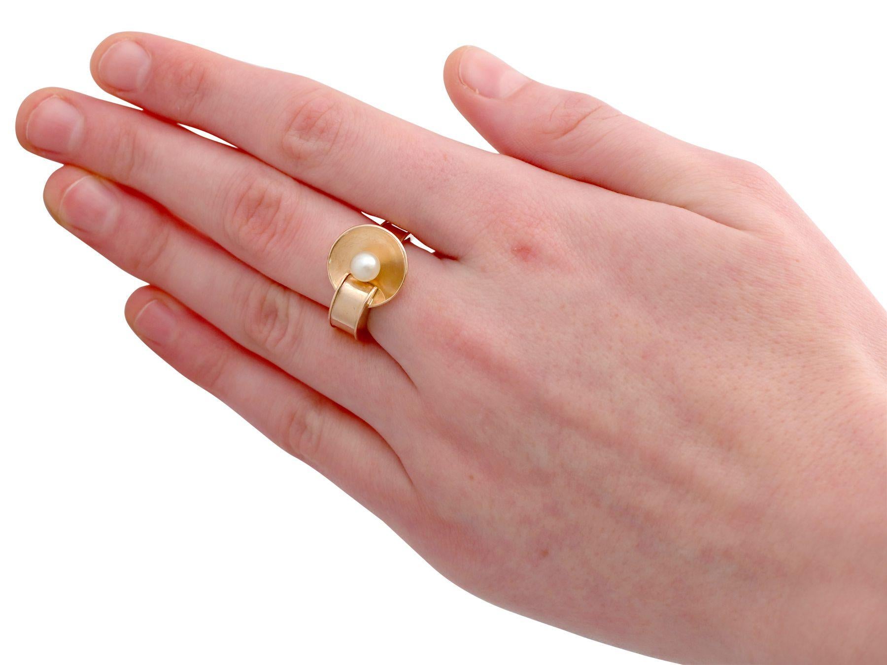 1940s Vintage Pearl and Rose Gold Ring For Sale 2