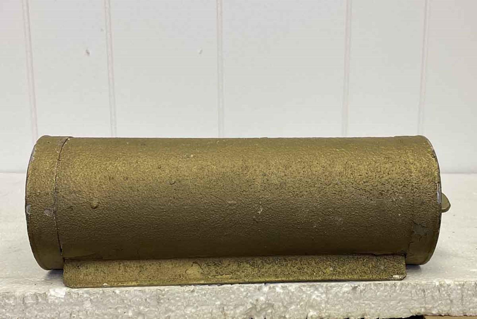 Metà XX secolo Scontrino in acciaio vintage degli anni '40 di tipo industriale o pittorico in vendita